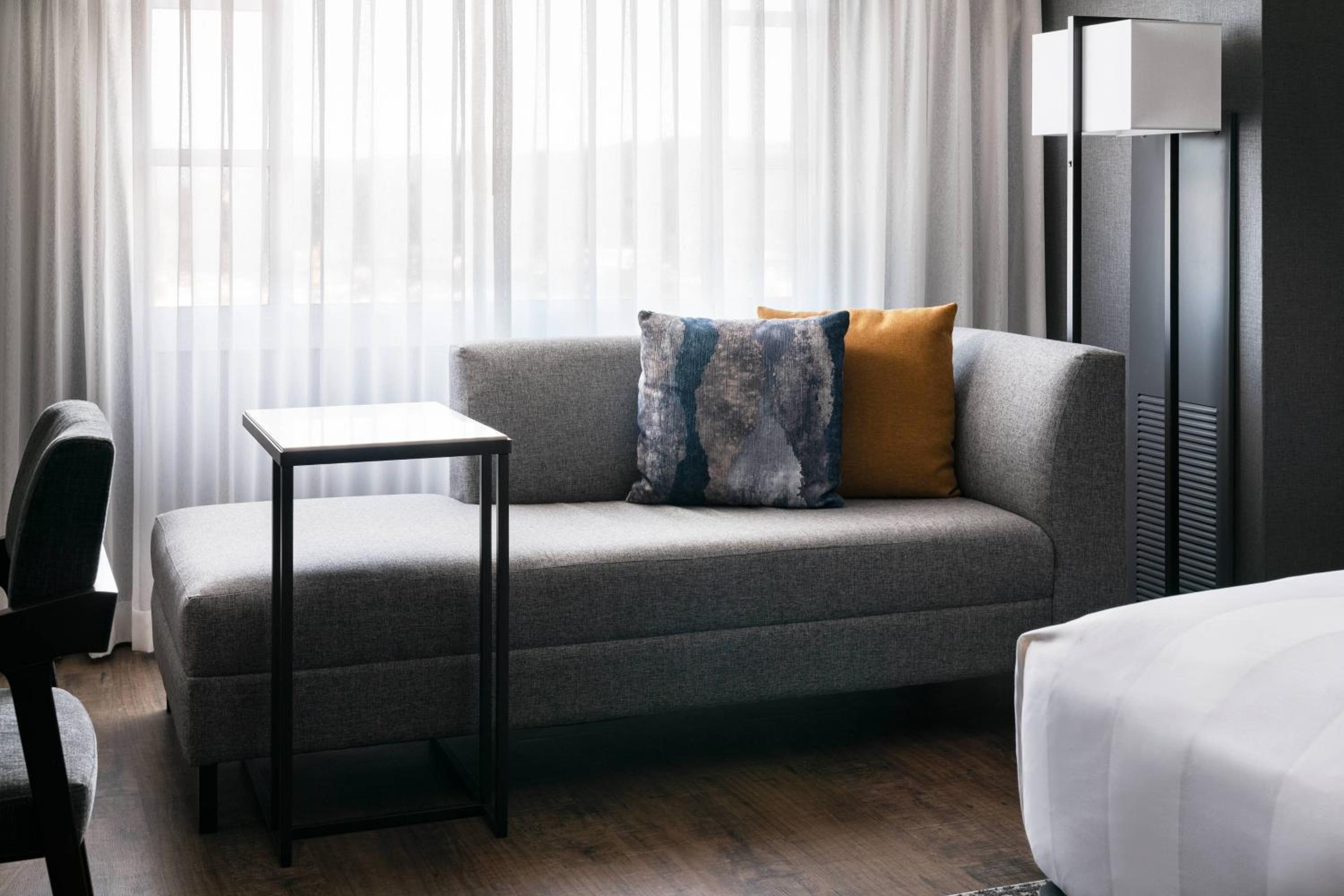 King Room with City View - Photo 2