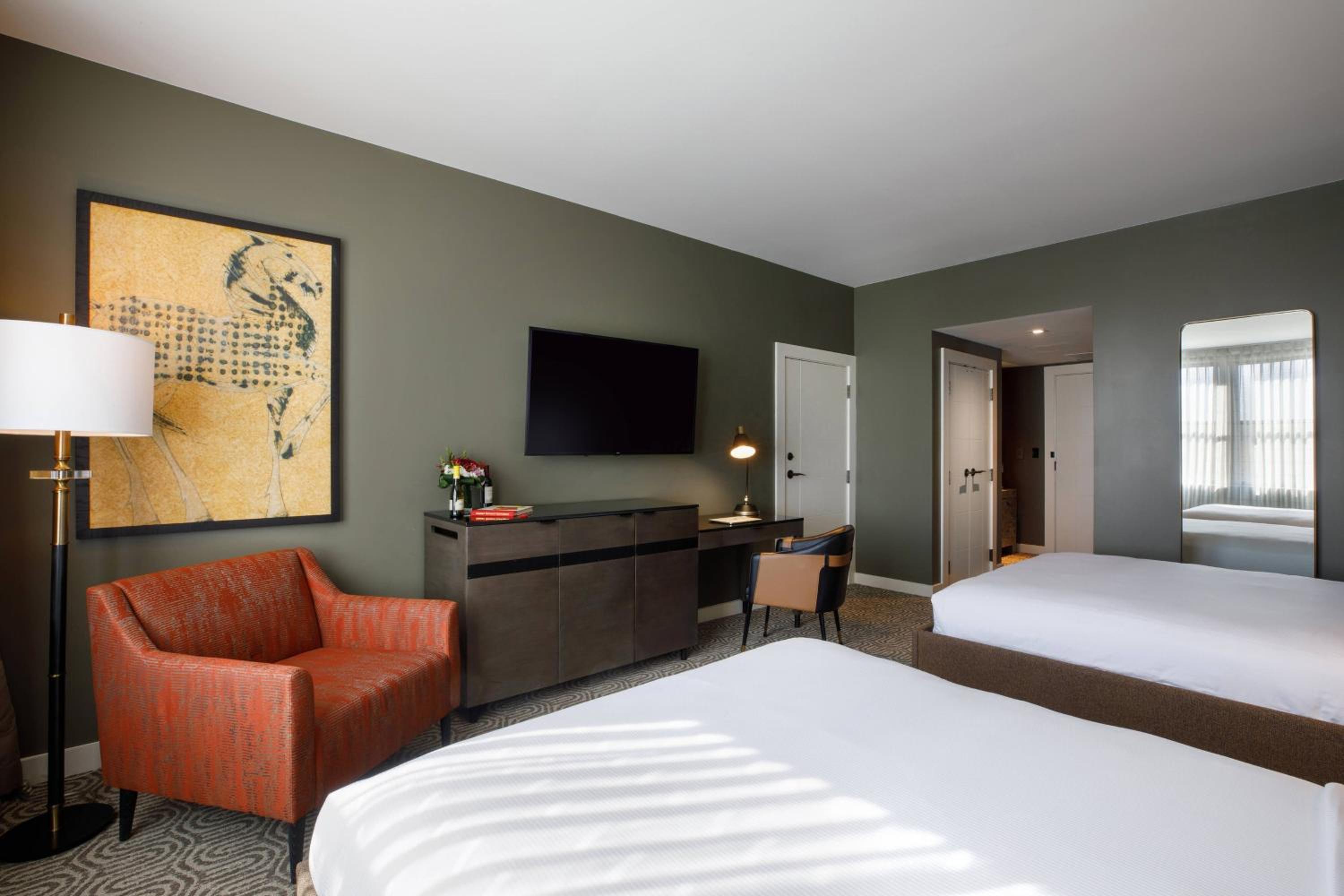 Deluxe Queen Room - Photo 3