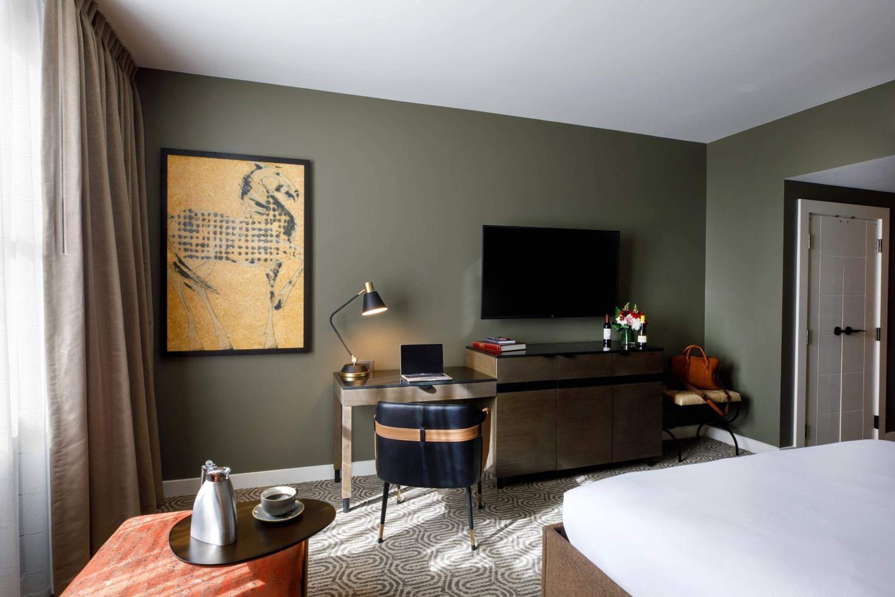 Executive King Room - Photo 5