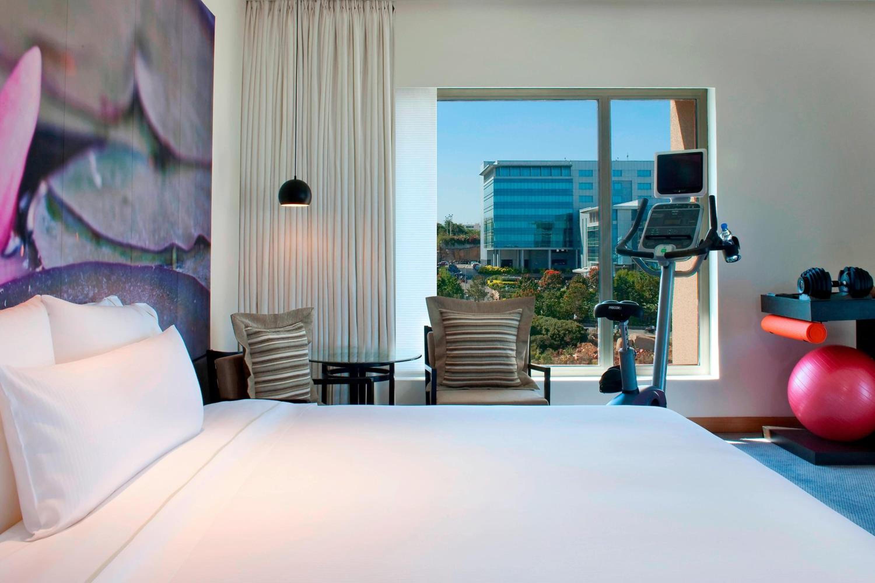 Executive Suite, Lounge Access, Two way Airport Transfer, 2 Twin/Single Beds