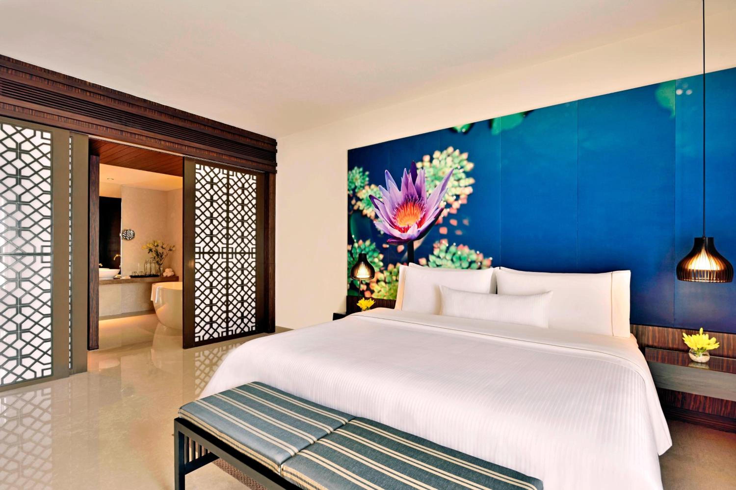 Presidential Suite, 2 Bedrooms, Lounge Access, Two way Airport Transfer Presidential Suite, 2 Bedrooms, Lounge Access, Two way Airport Transfer