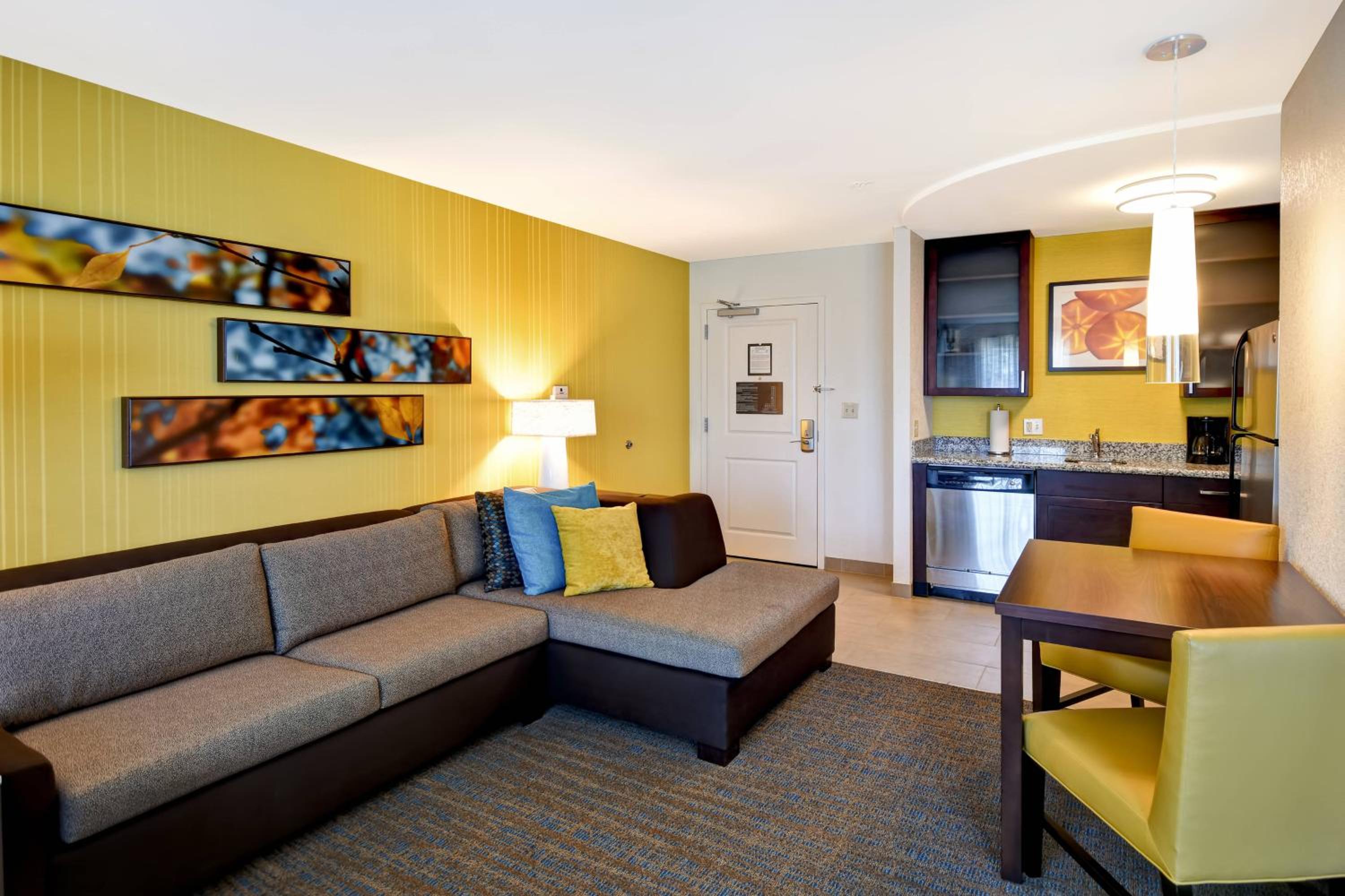 King Studio with Sofa Bed - Hearing Accessible