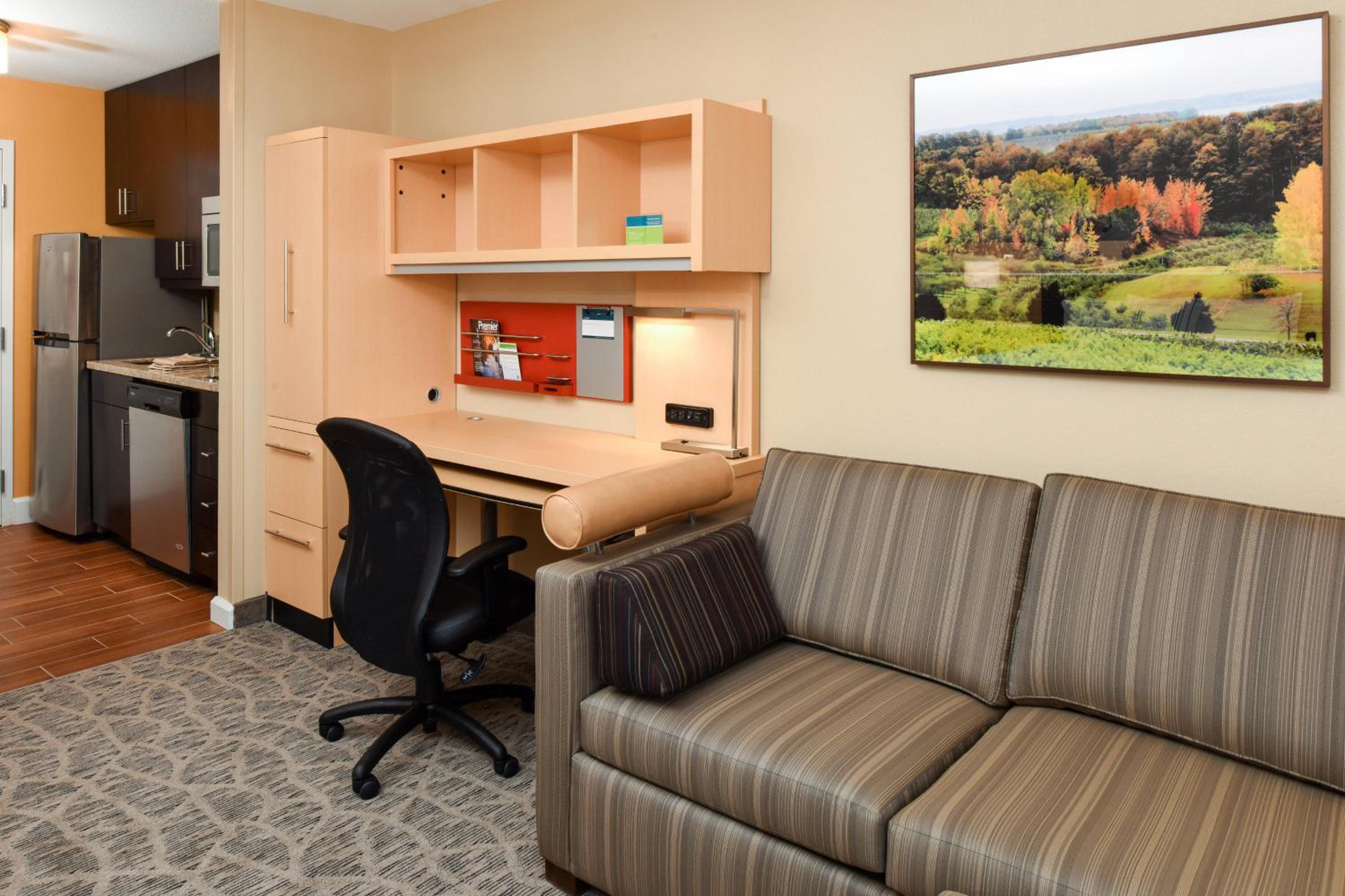 King Studio with Sofa Bed - Hearing Accessible photo 1