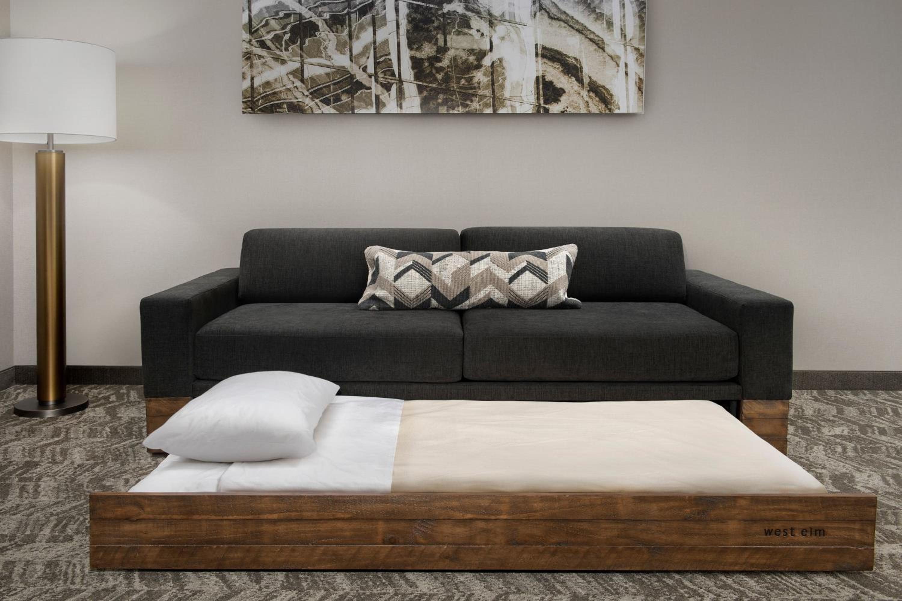 King Studio with Sofa Bed - Photo 4