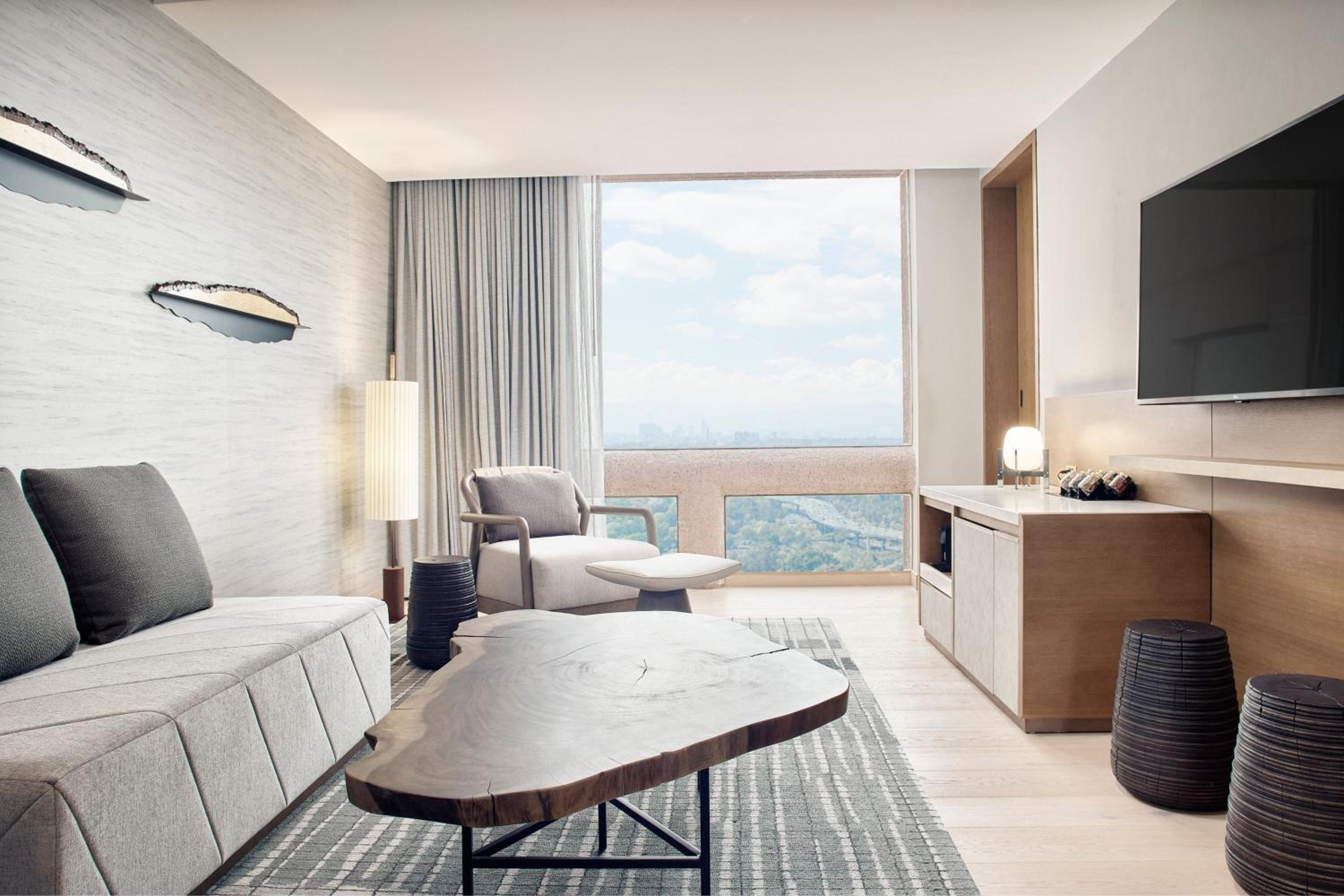 Executive Suite - Executive Lounge Access