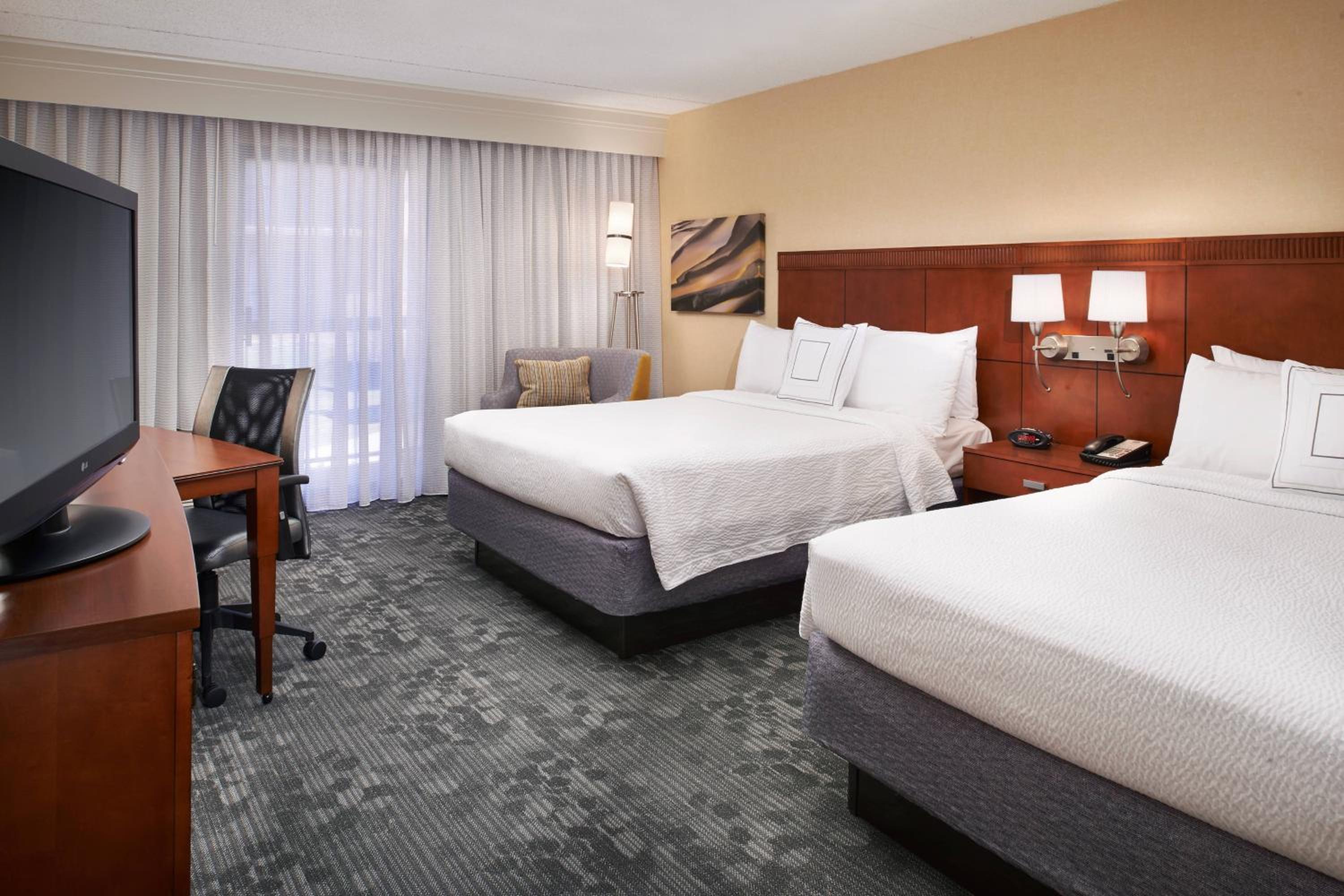 Queen Room with Two Queen Beds - Photo 1