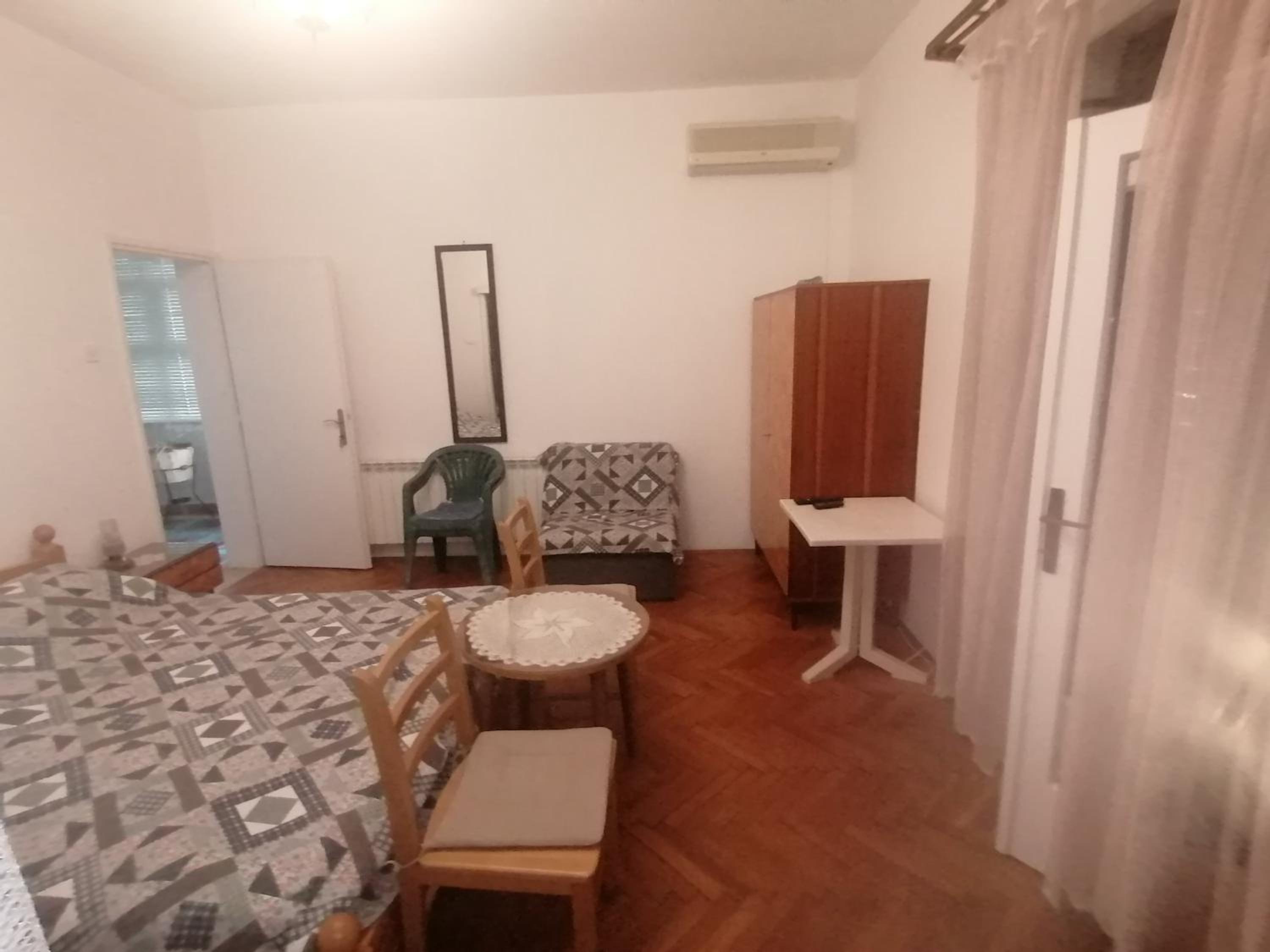 Apartment with Balcony photo 3