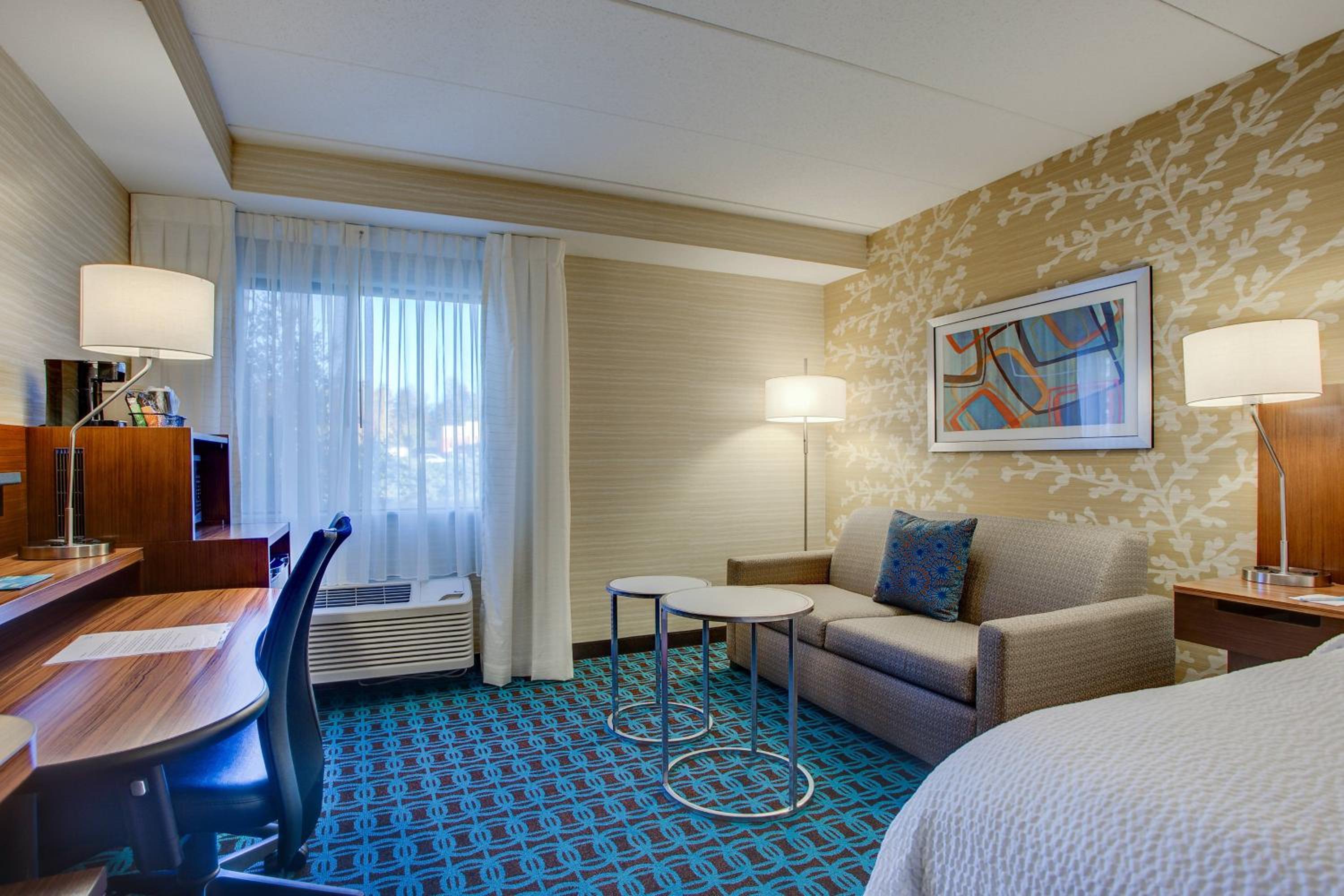 King Room with Sofa Bed and Adapted Tub - Mobility and Hearing Accessible - Photo 6