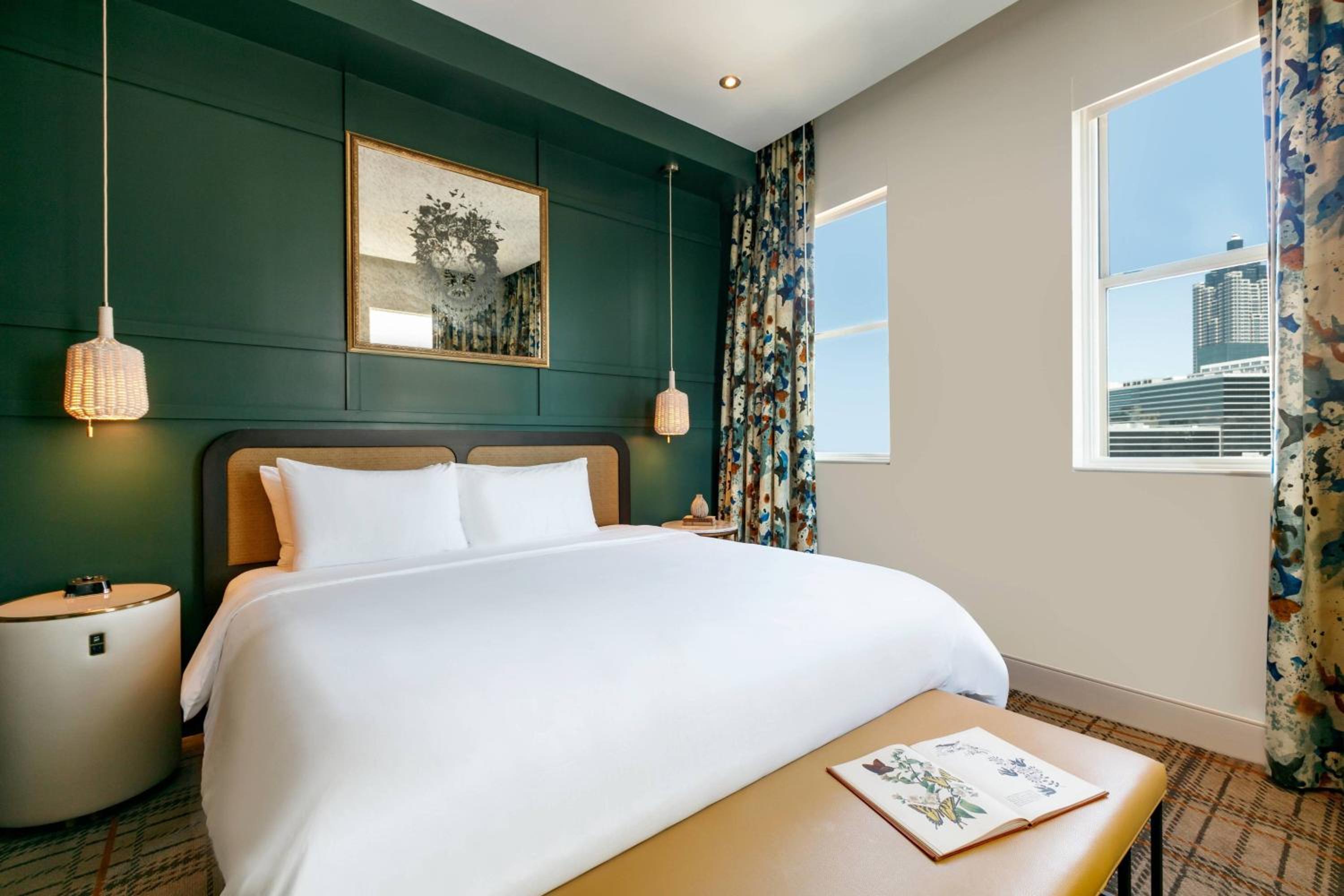 Executive King Suite - Photo 2