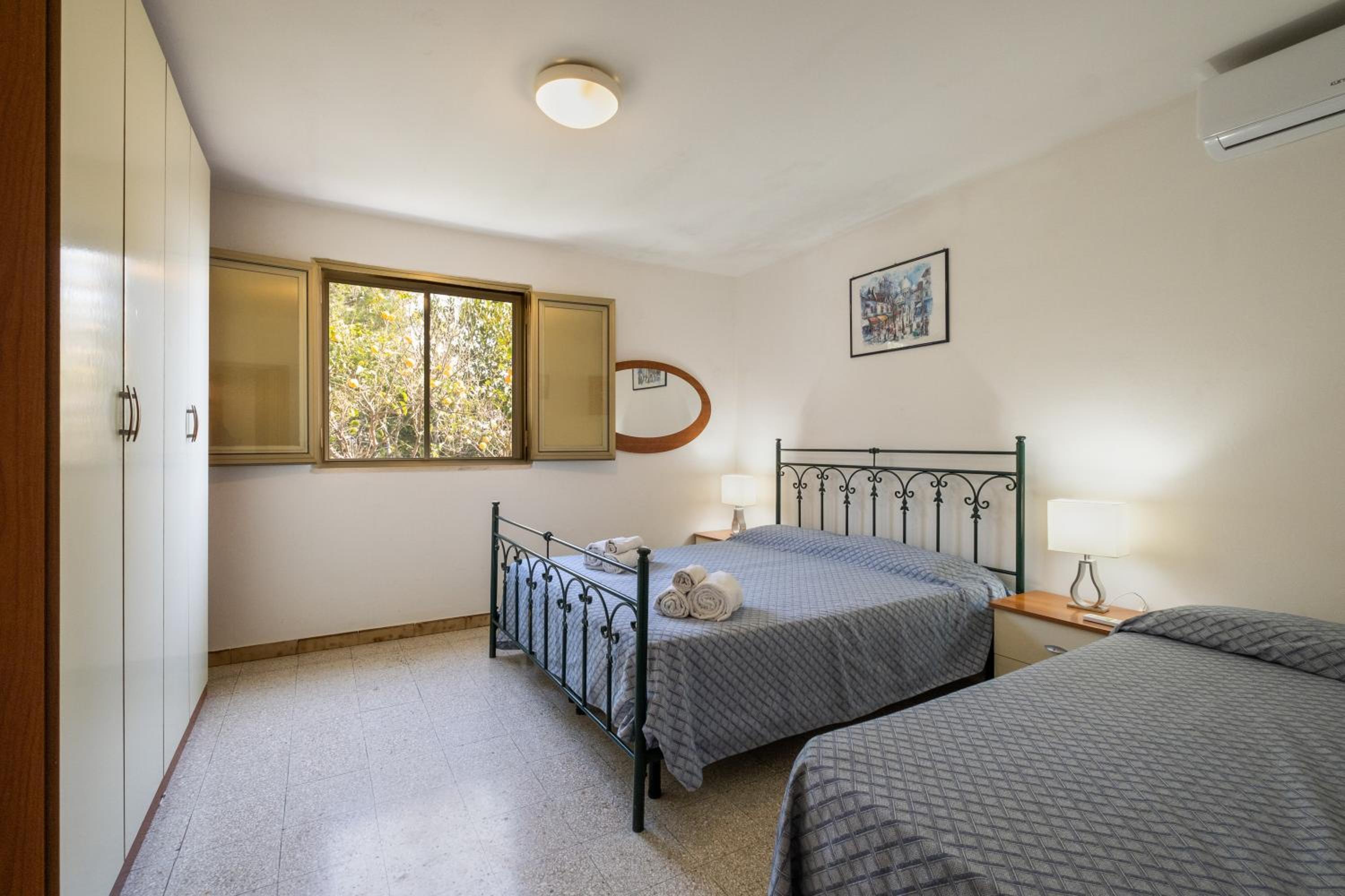 Two-Bedroom Deluxe Apartment with Ocean View photo 1