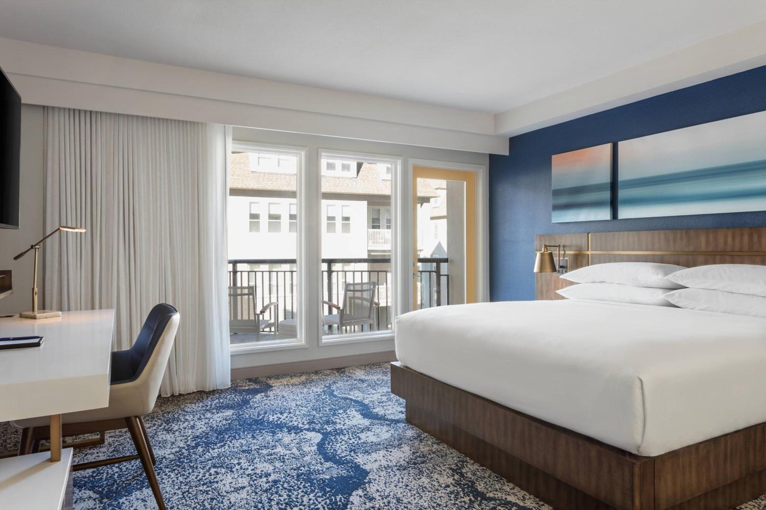 Suite, 1 King, Sofa bed, Limited view - Photo 6