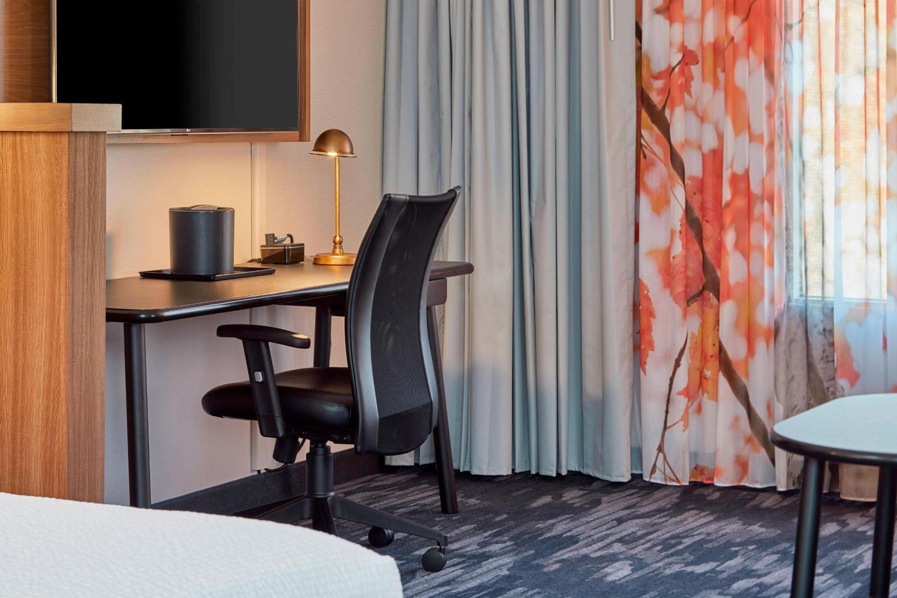 King Suite with Sofa Bed - Photo 3