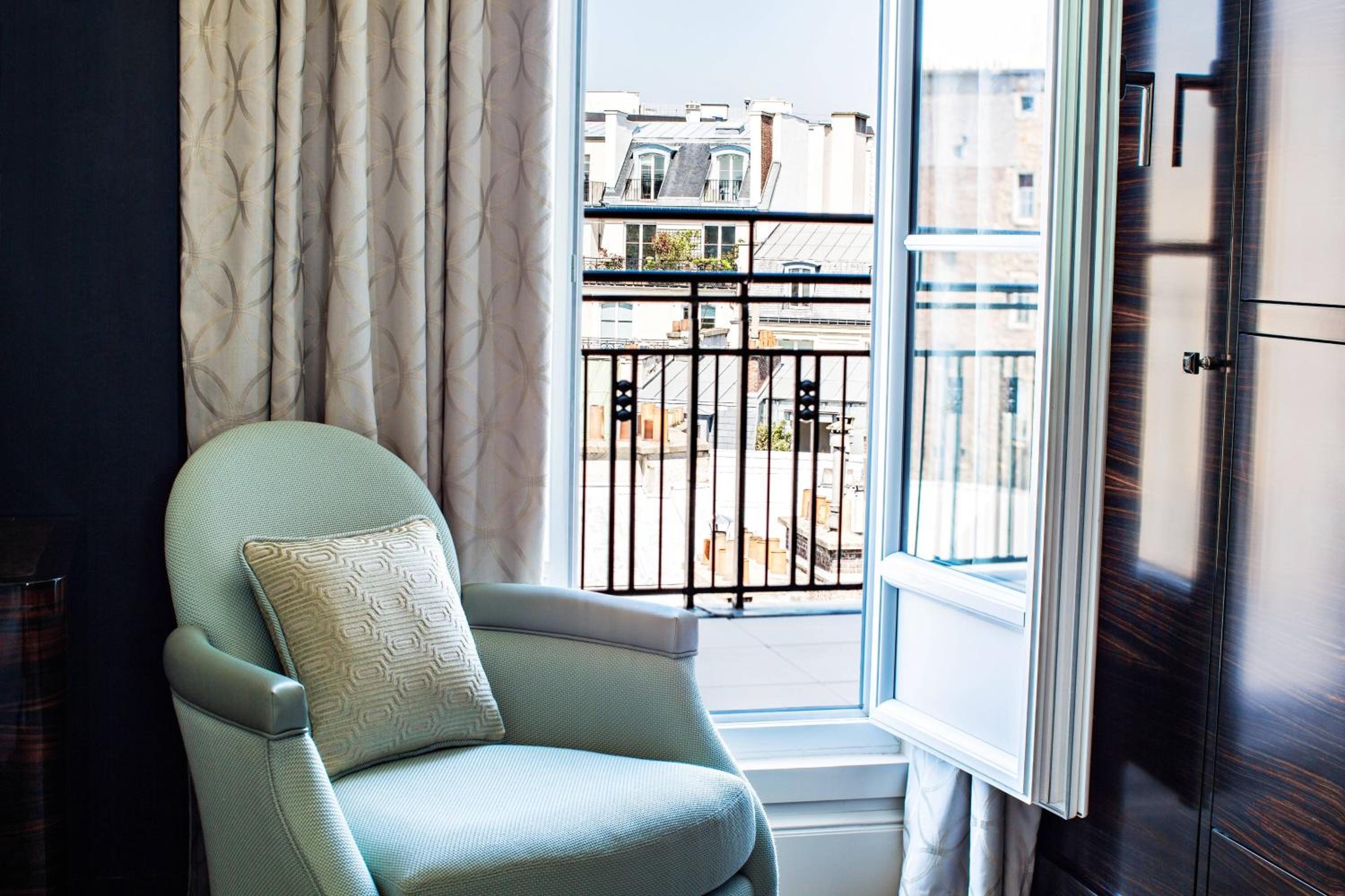 Art Deco King Balcony, Guest room, 1 King, City view