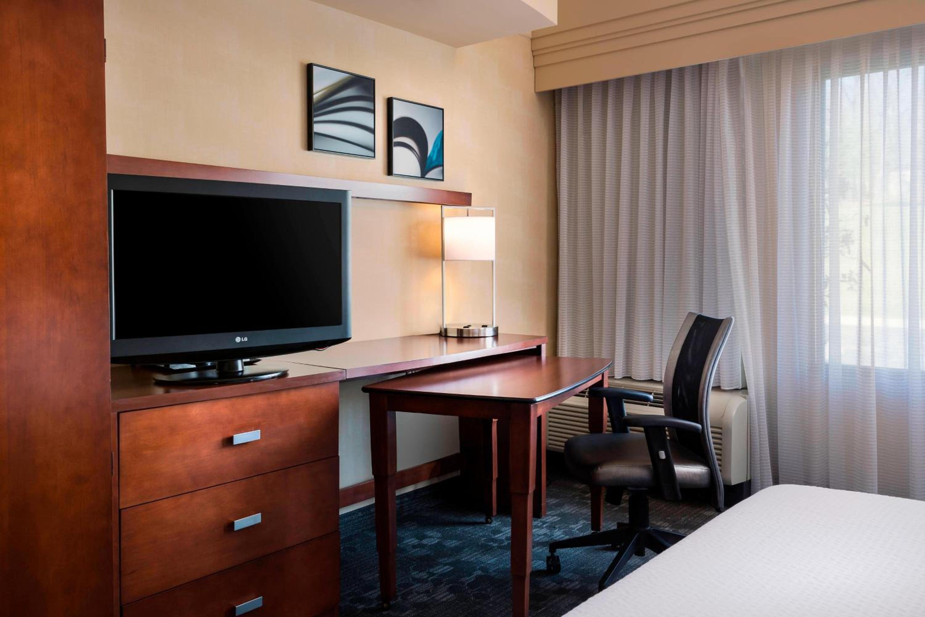 Queen Room with Two Queen Beds - Hearing Accessible - Photo 2
