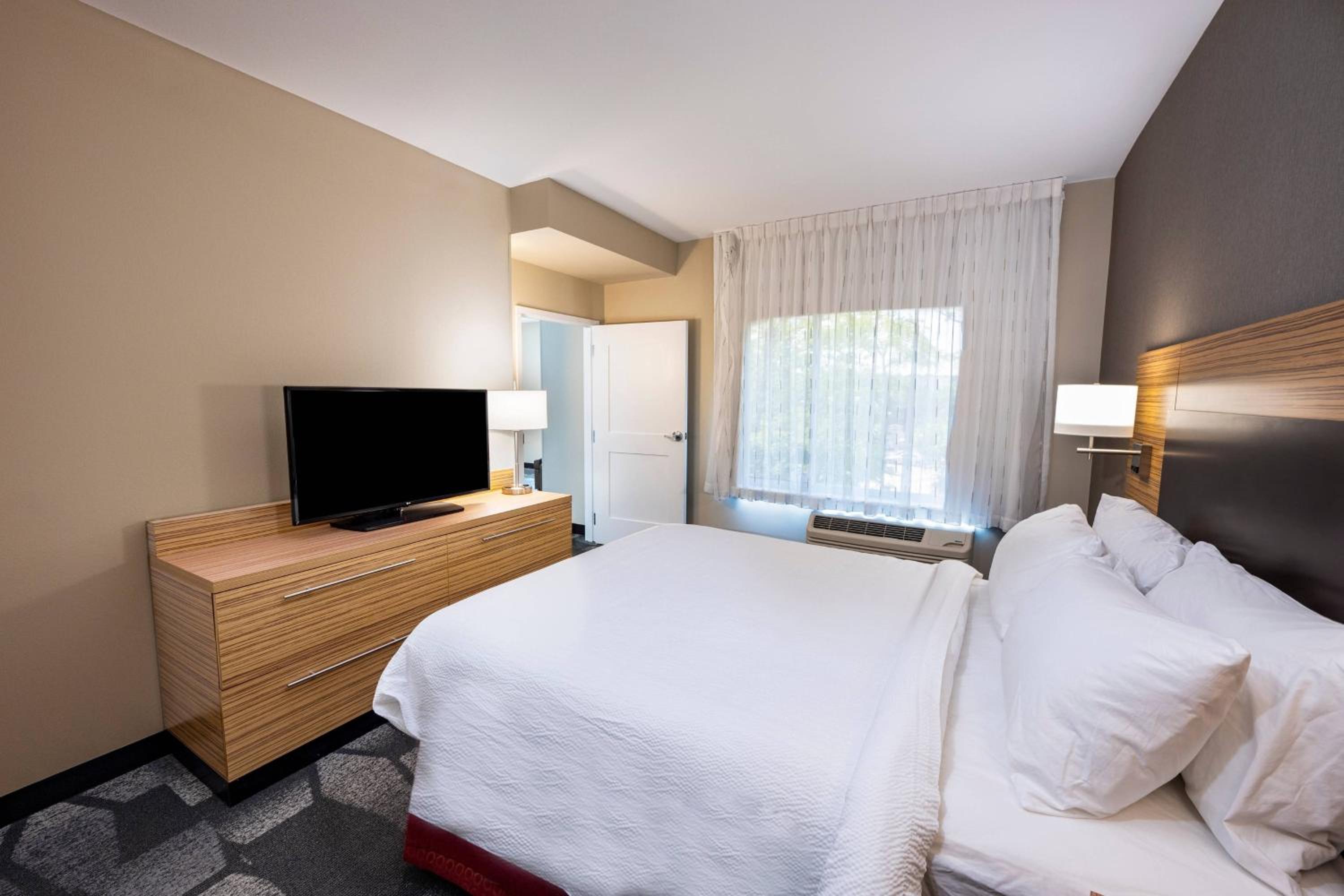 One-Bedroom Queen Suite with Sofa Bed - Photo 1