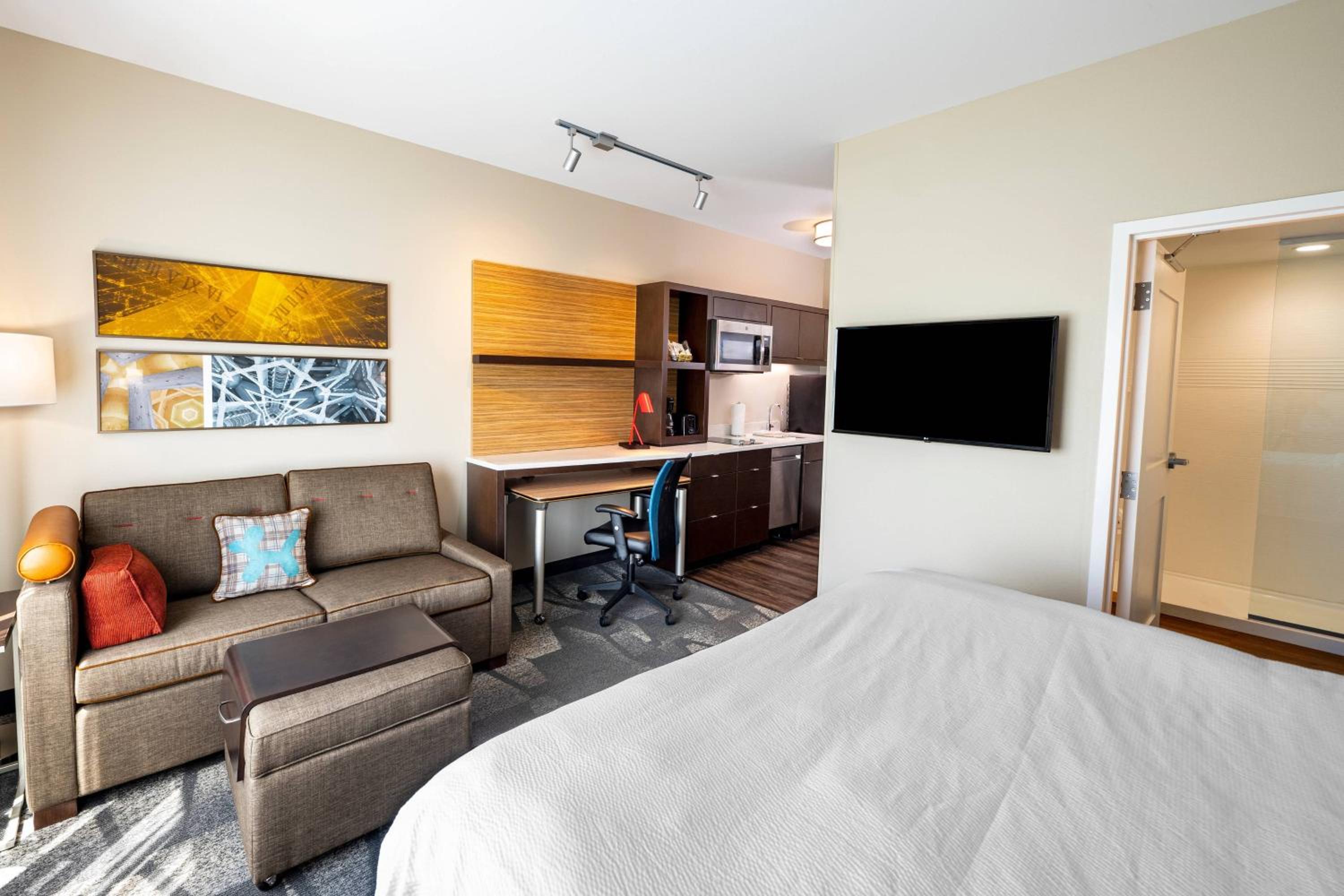 King Studio with Sofa Bed - Photo 1