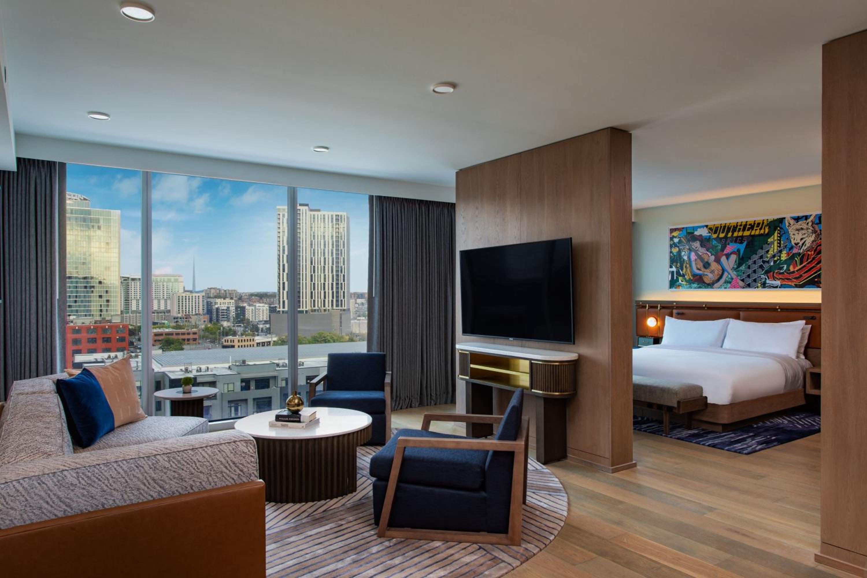 Supreme Suite, 1 Bedroom - Photo 2