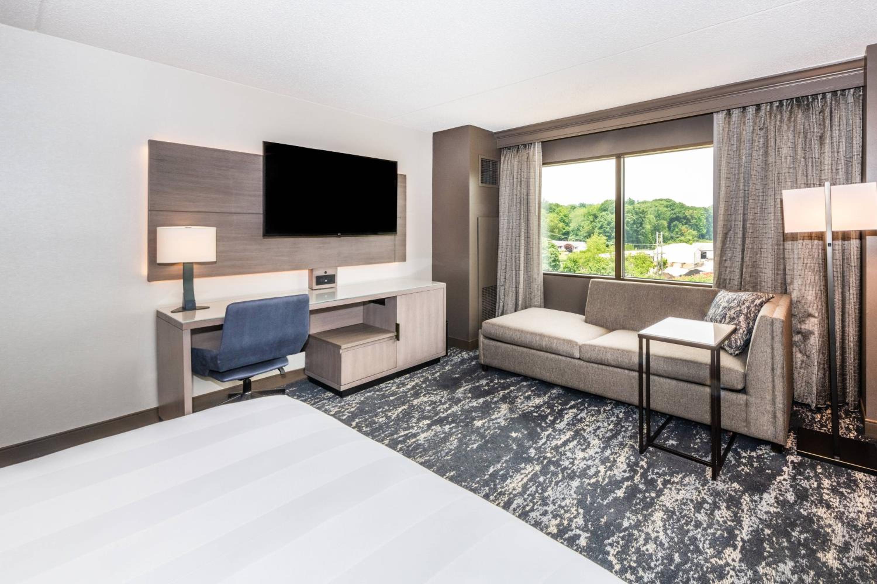 Standard King, Guest room, 1 King - Photo 12