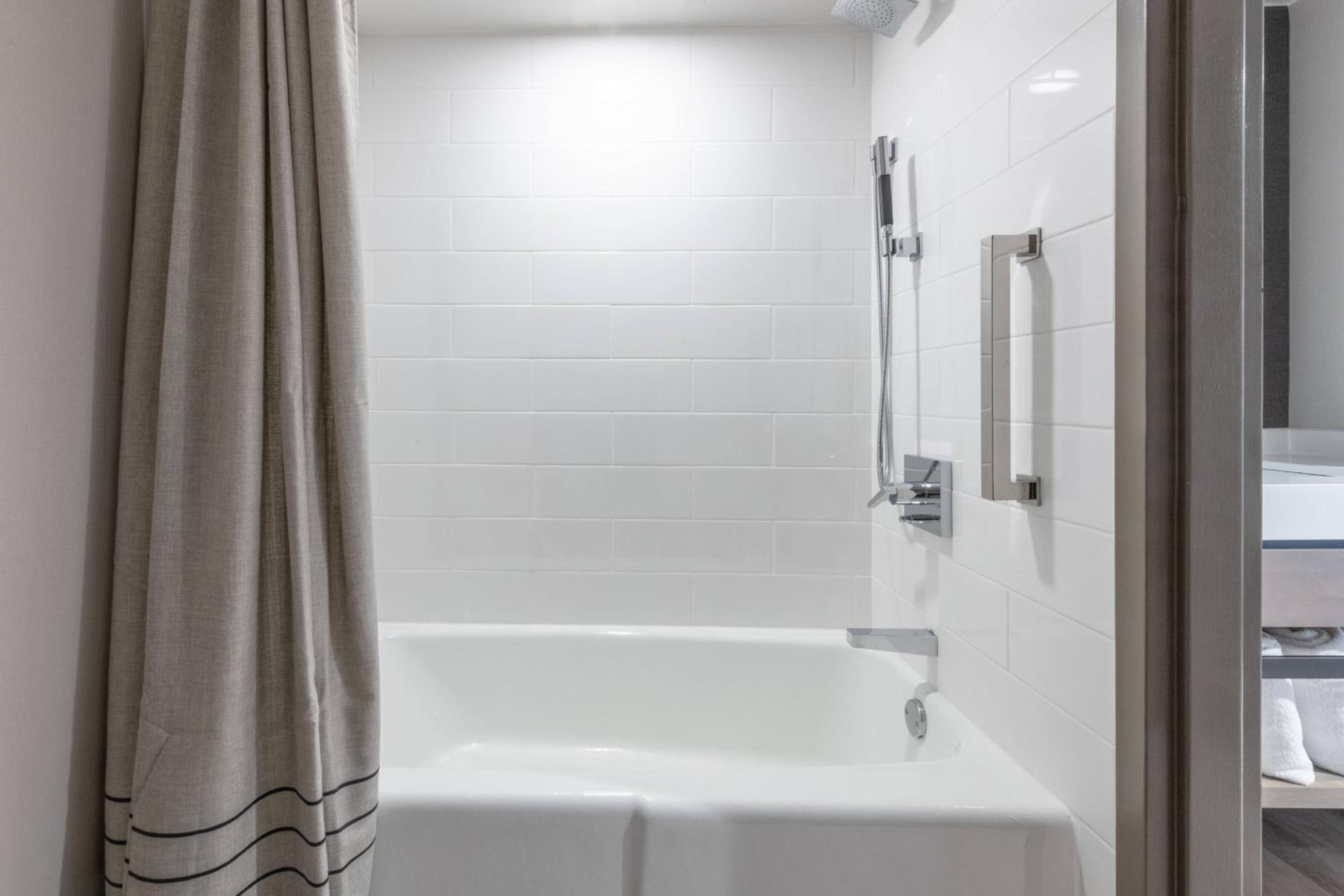 Standard Double/Double, Guest room, 2 Double - Photo 5