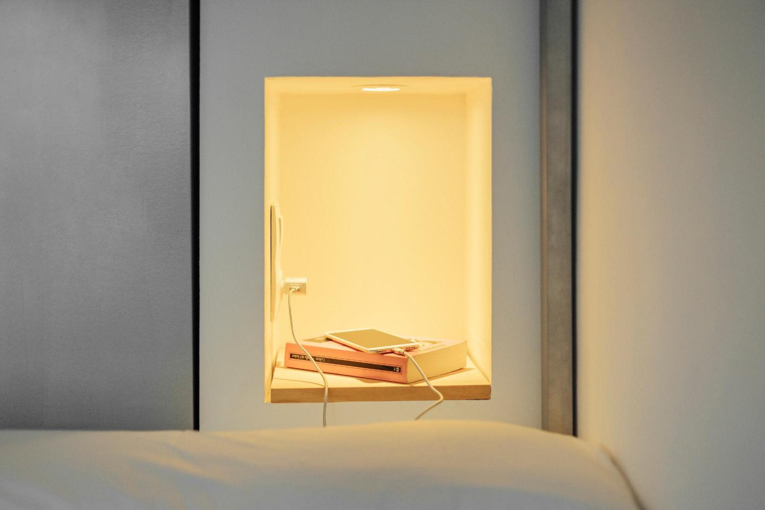 Bed in 6-Bed Female Dormitory Room photo 3