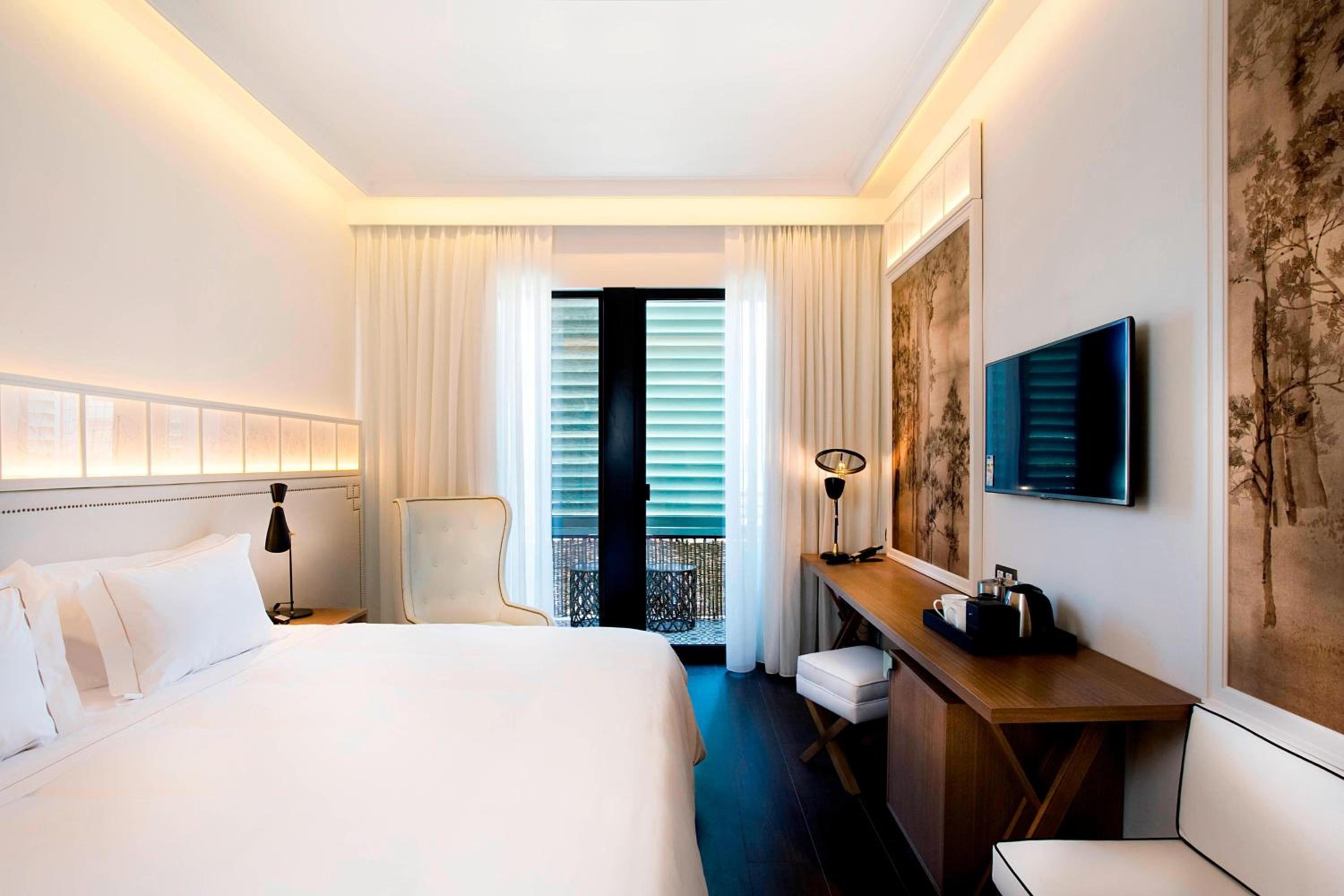 Cotton King Room with Balcony