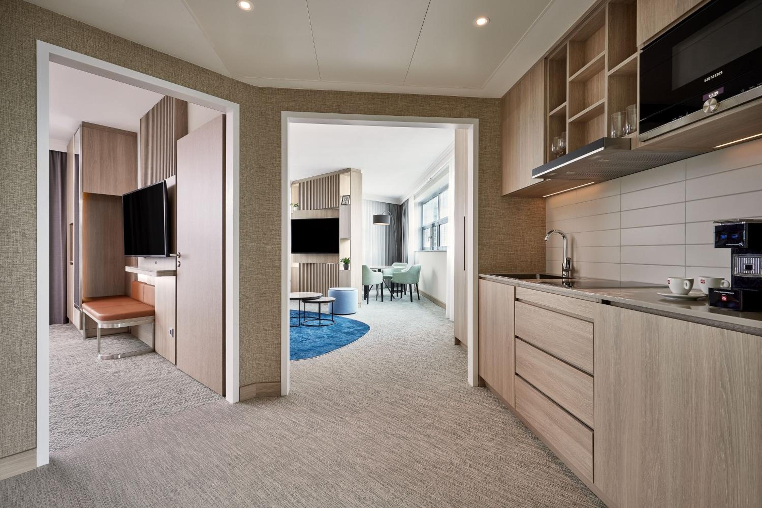 One-Bedroom Apartment King with Sofa Bed