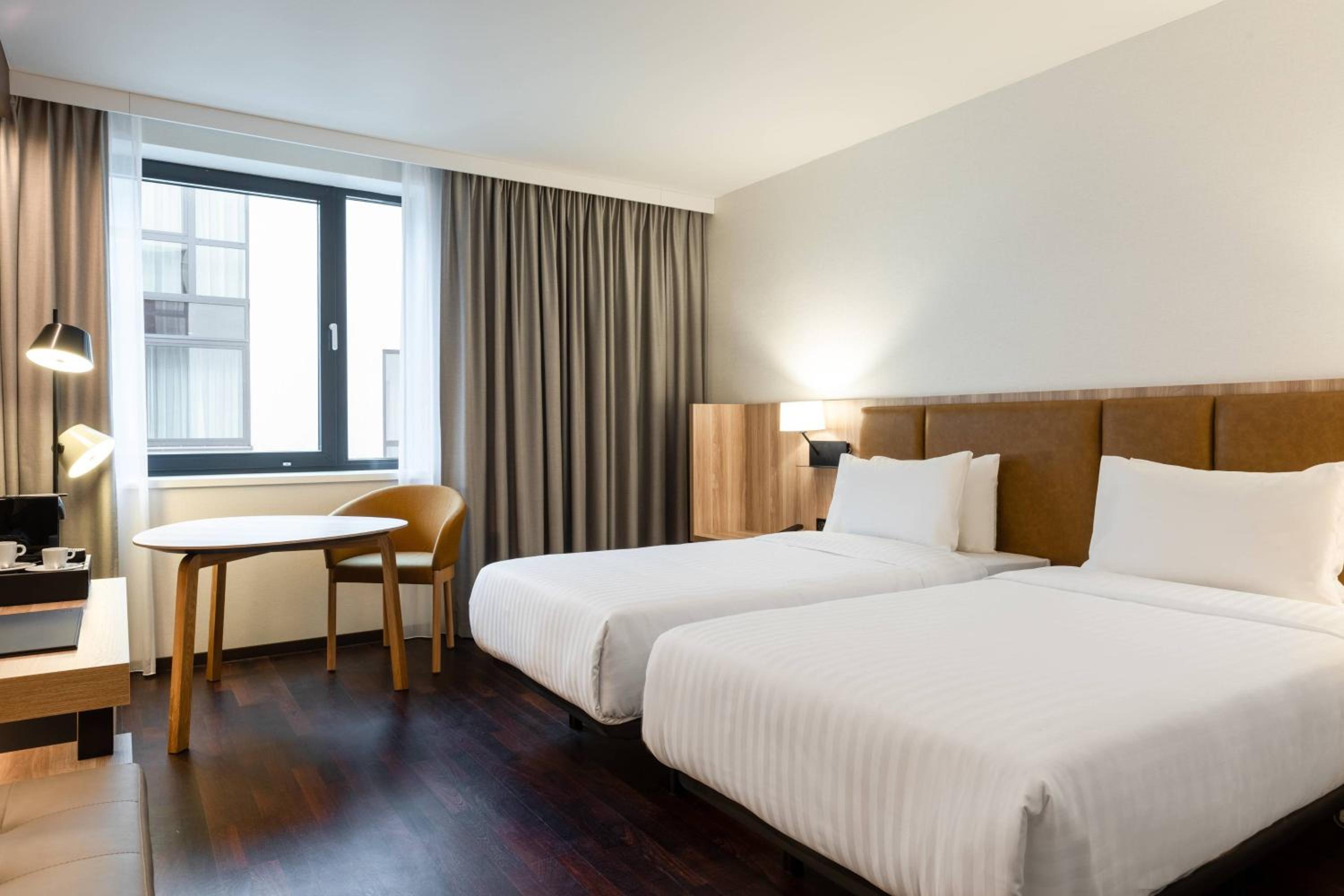 Standard Twin Room with Courtyard View photo 1