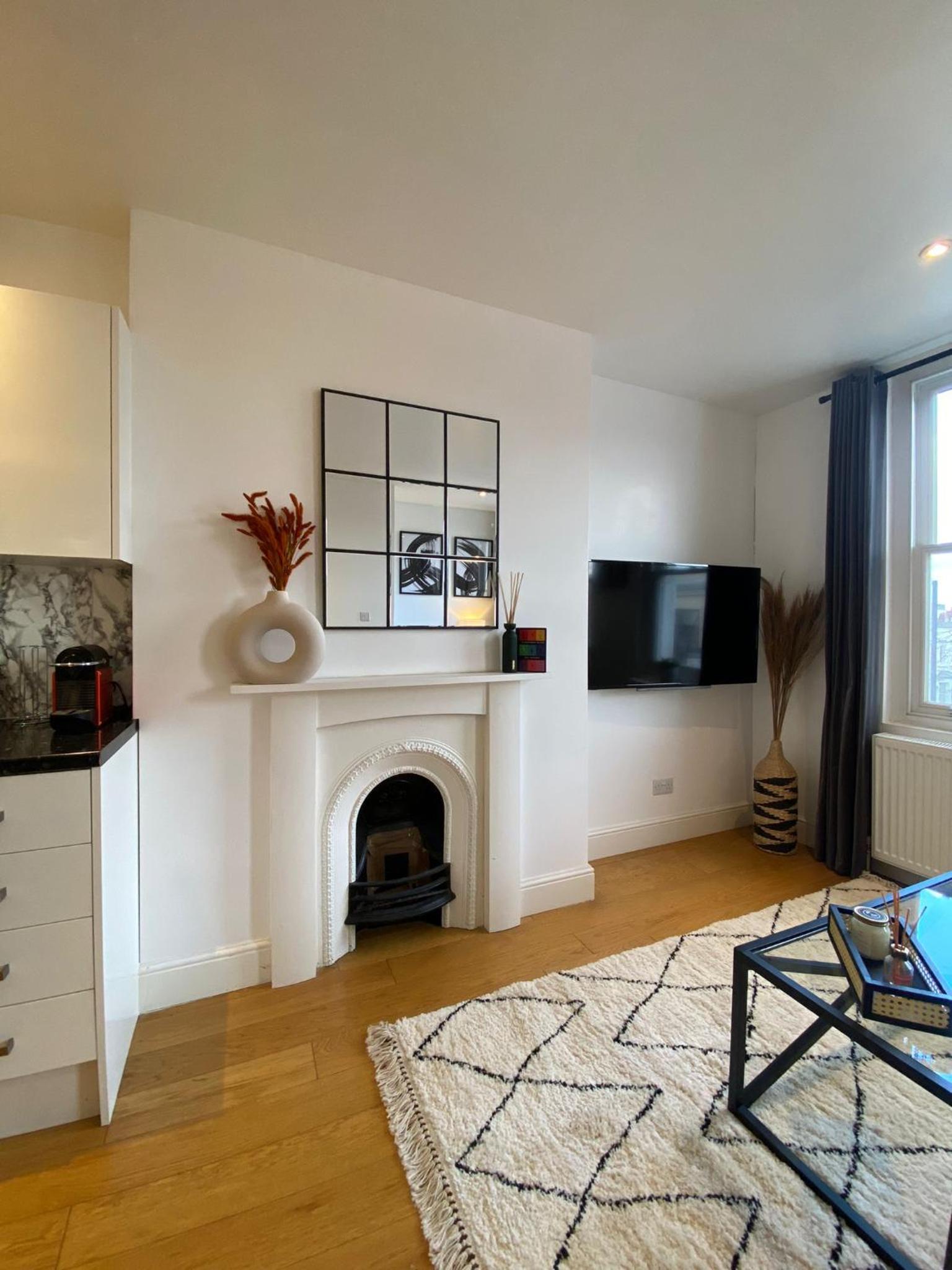 Two-Bedroom Apartment photo 2