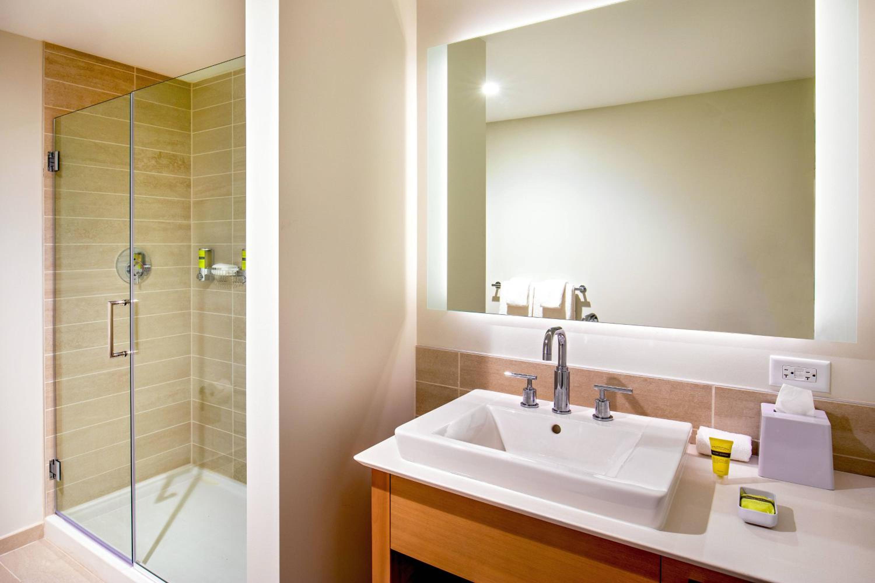 1 Bedroom Suite, King, Sofa bed, Trundle bed photo 2