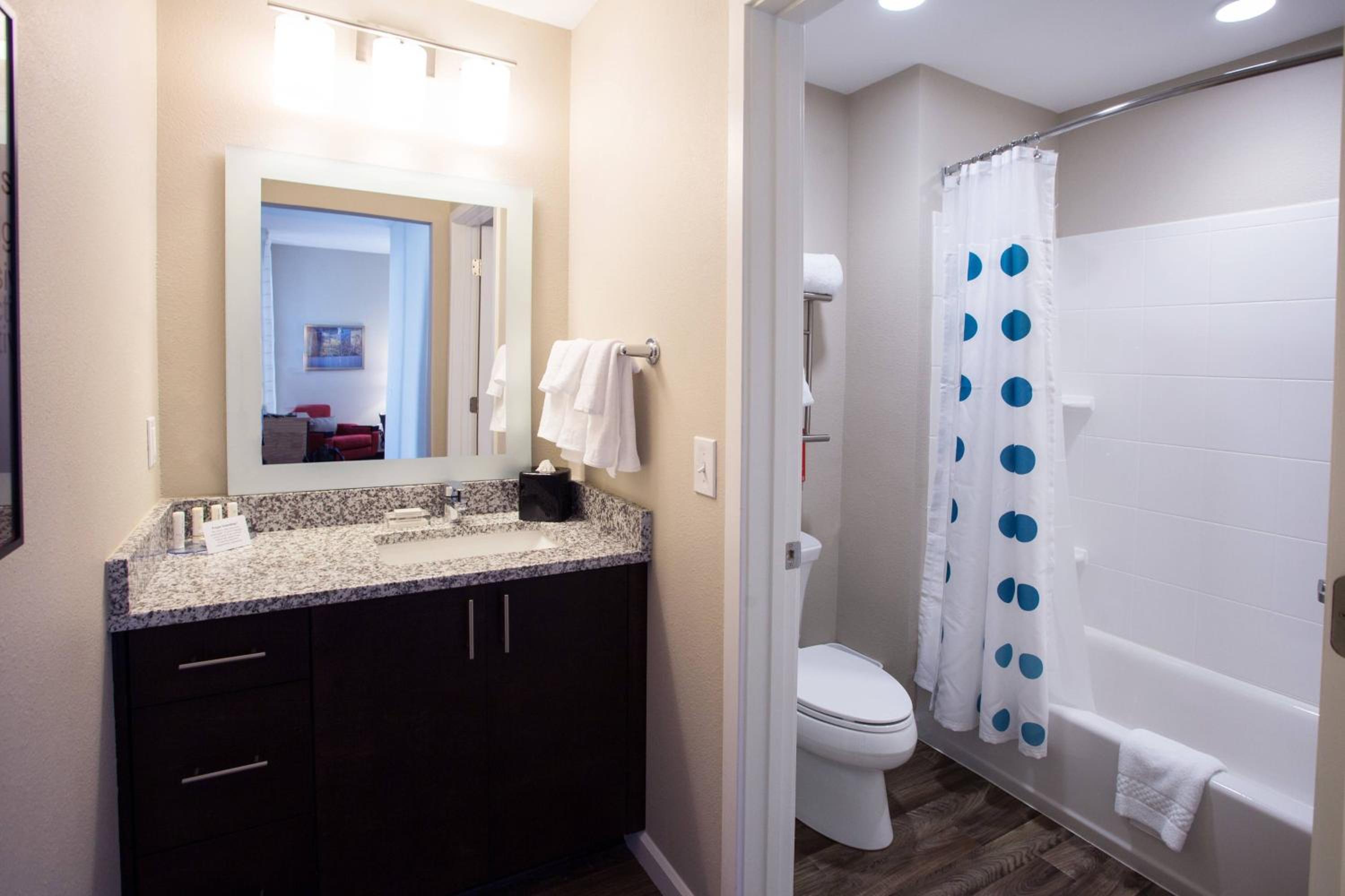 Two-Bedroom Suite photo 3
