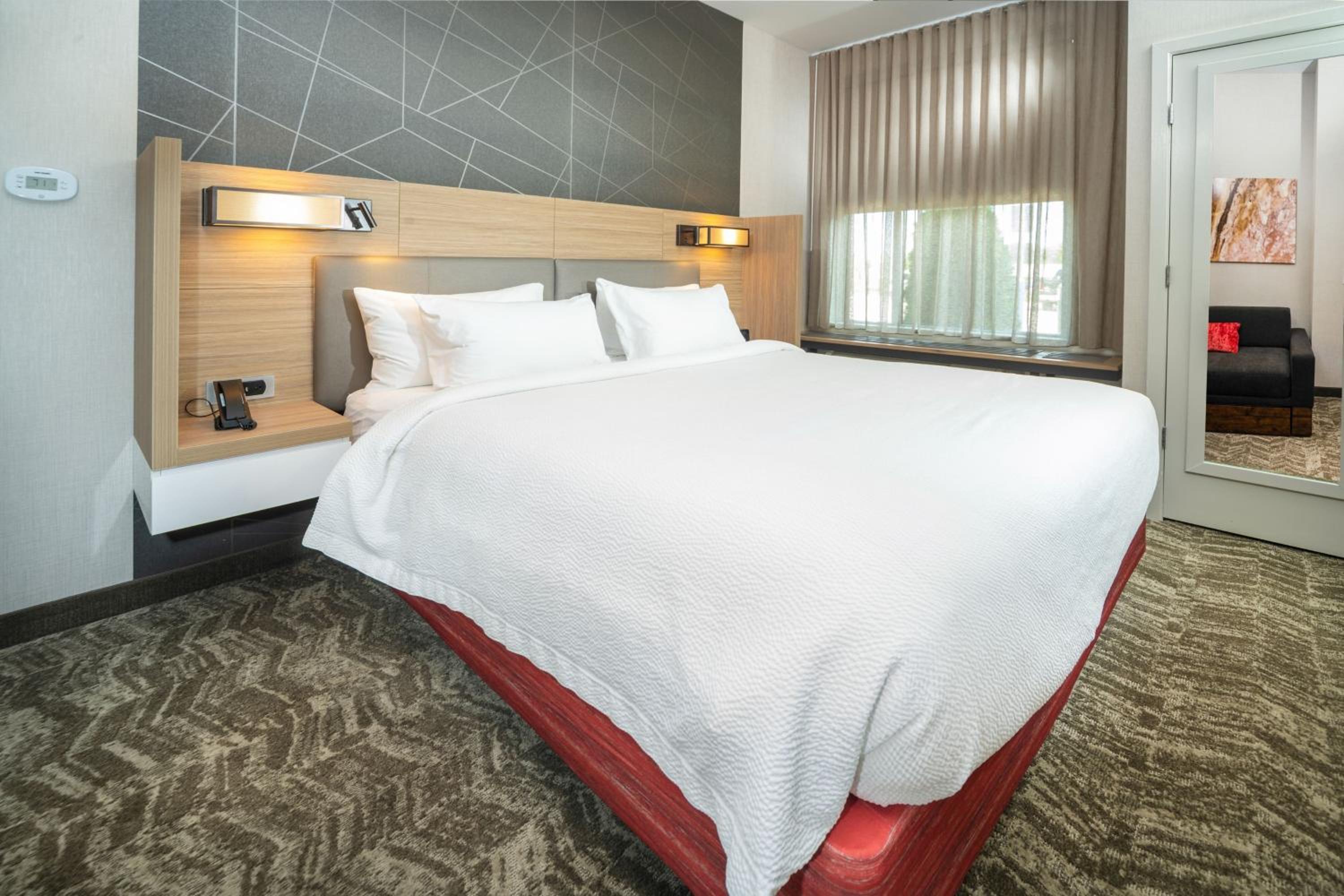 King Suite with Trundle Bed - Photo 12
