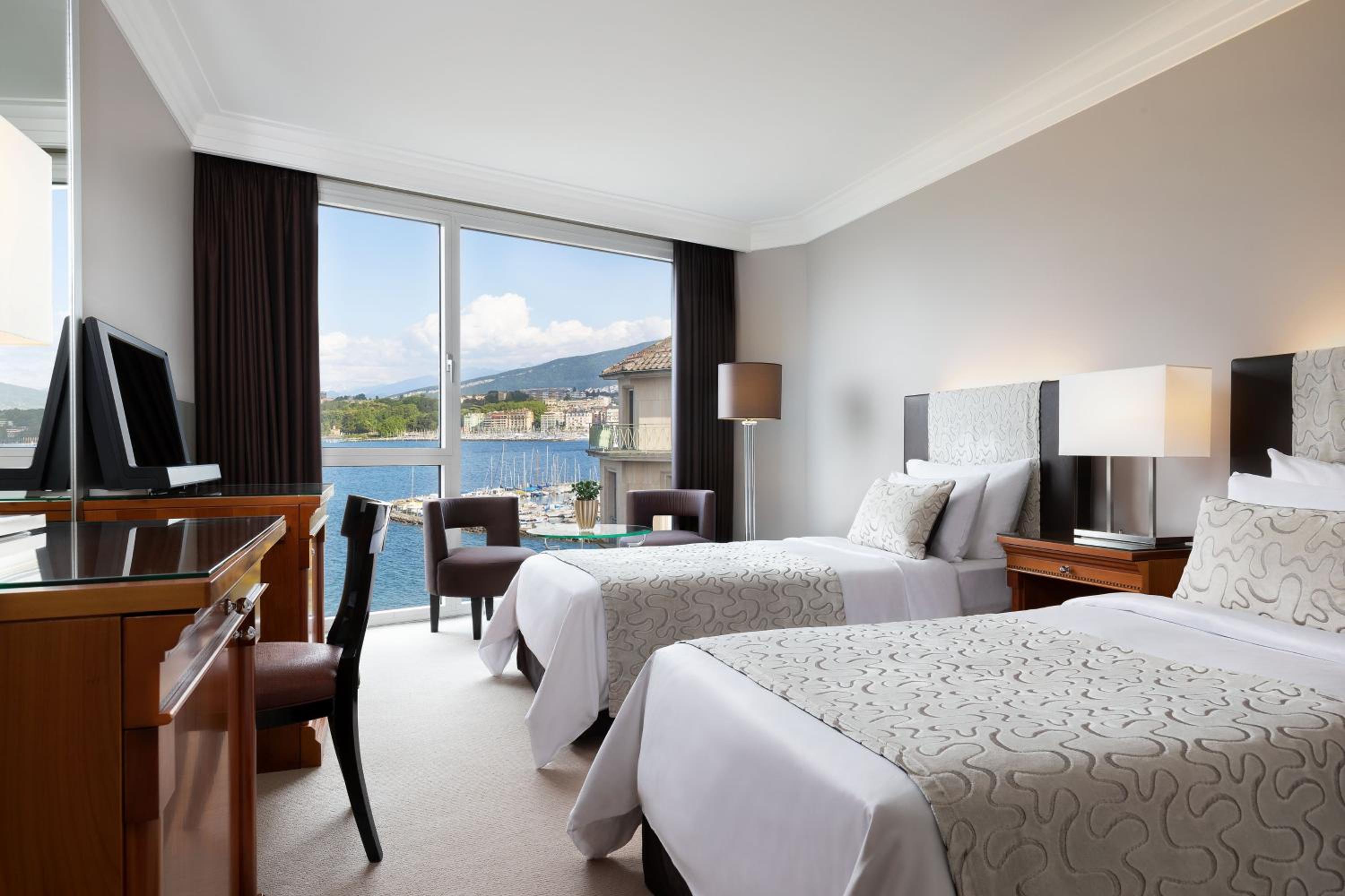 Premium King or Twin Room with Partial Lake View