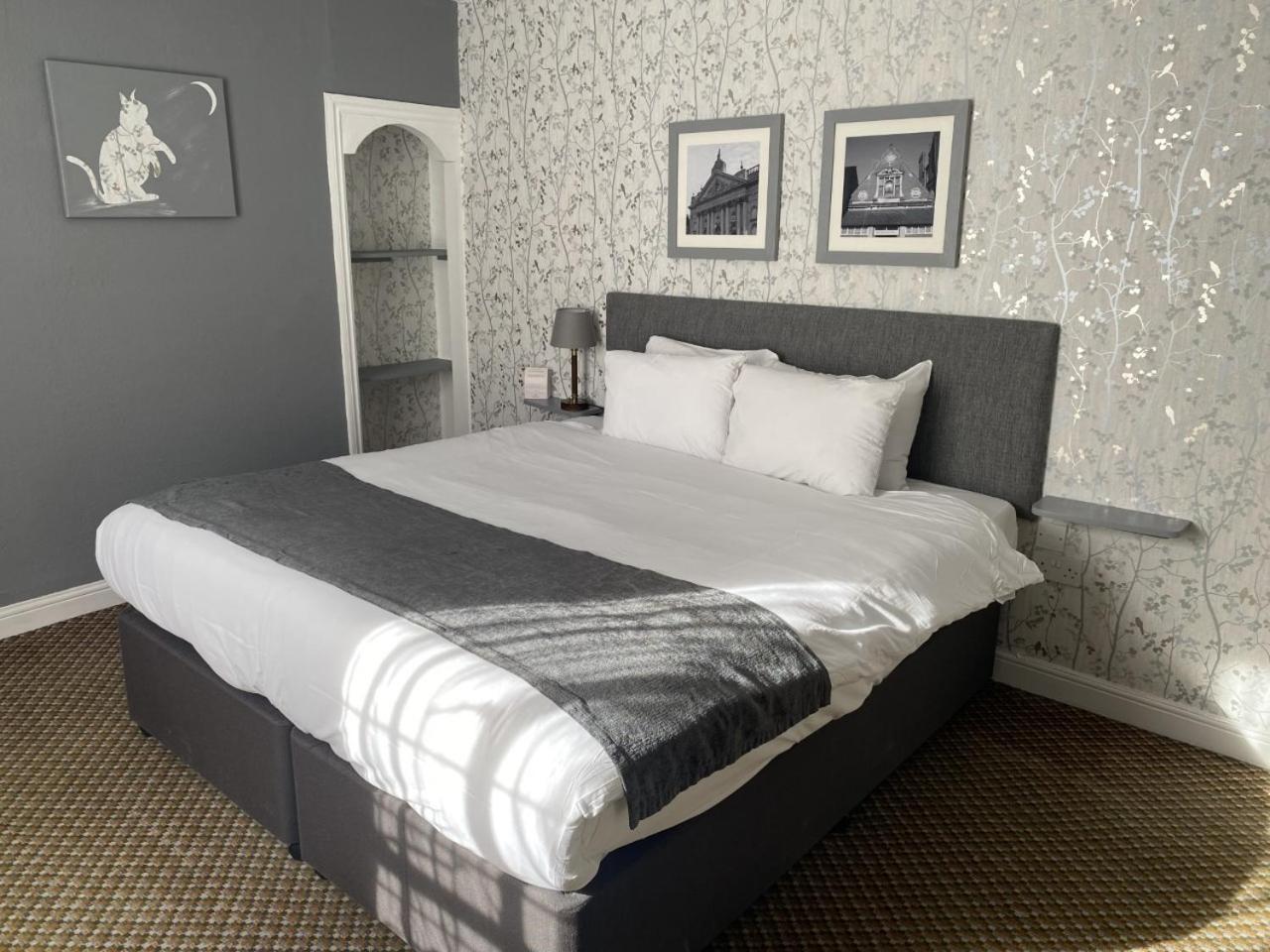 Double Room - Photo 5