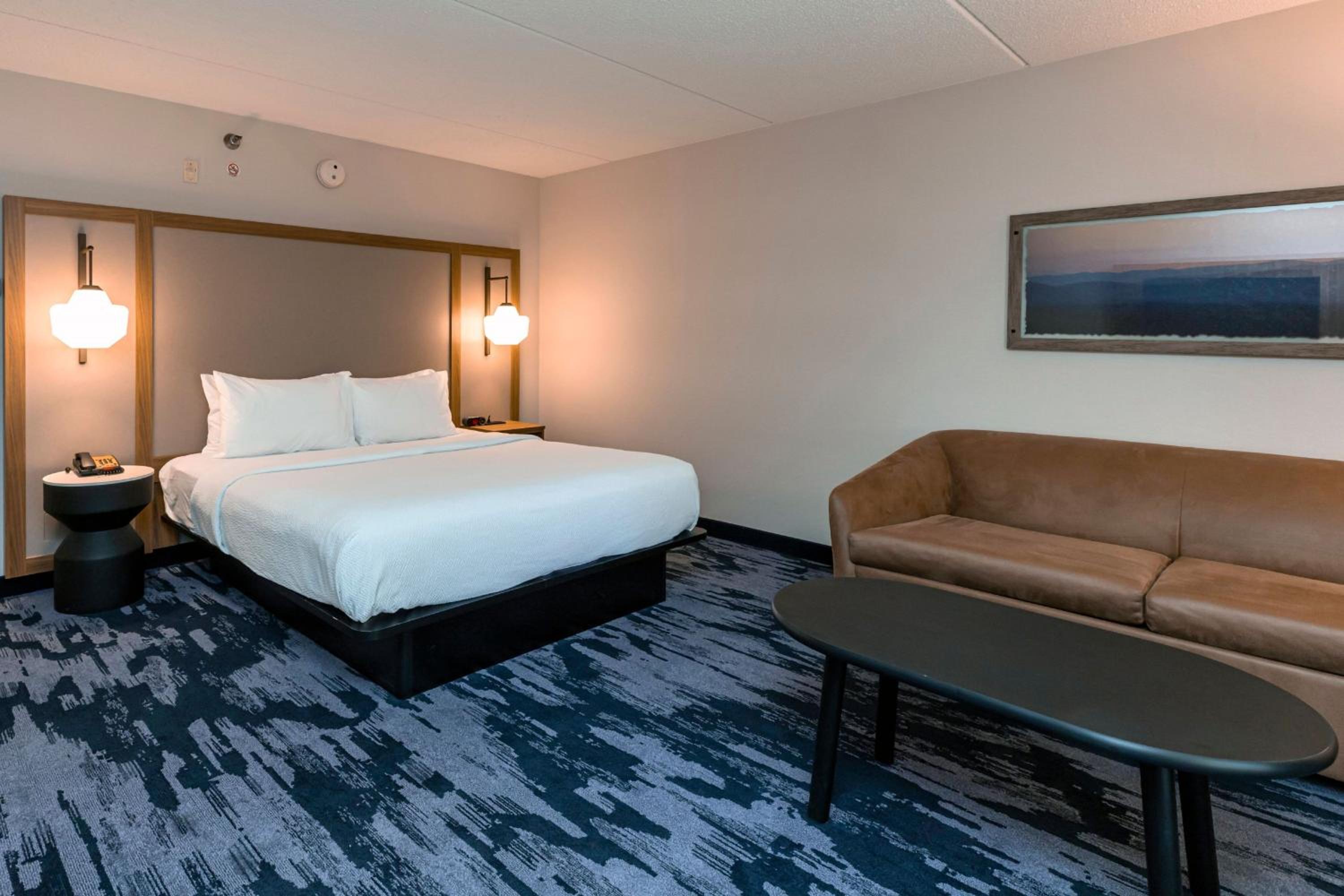 King Room with Sofa Bed - Photo 1