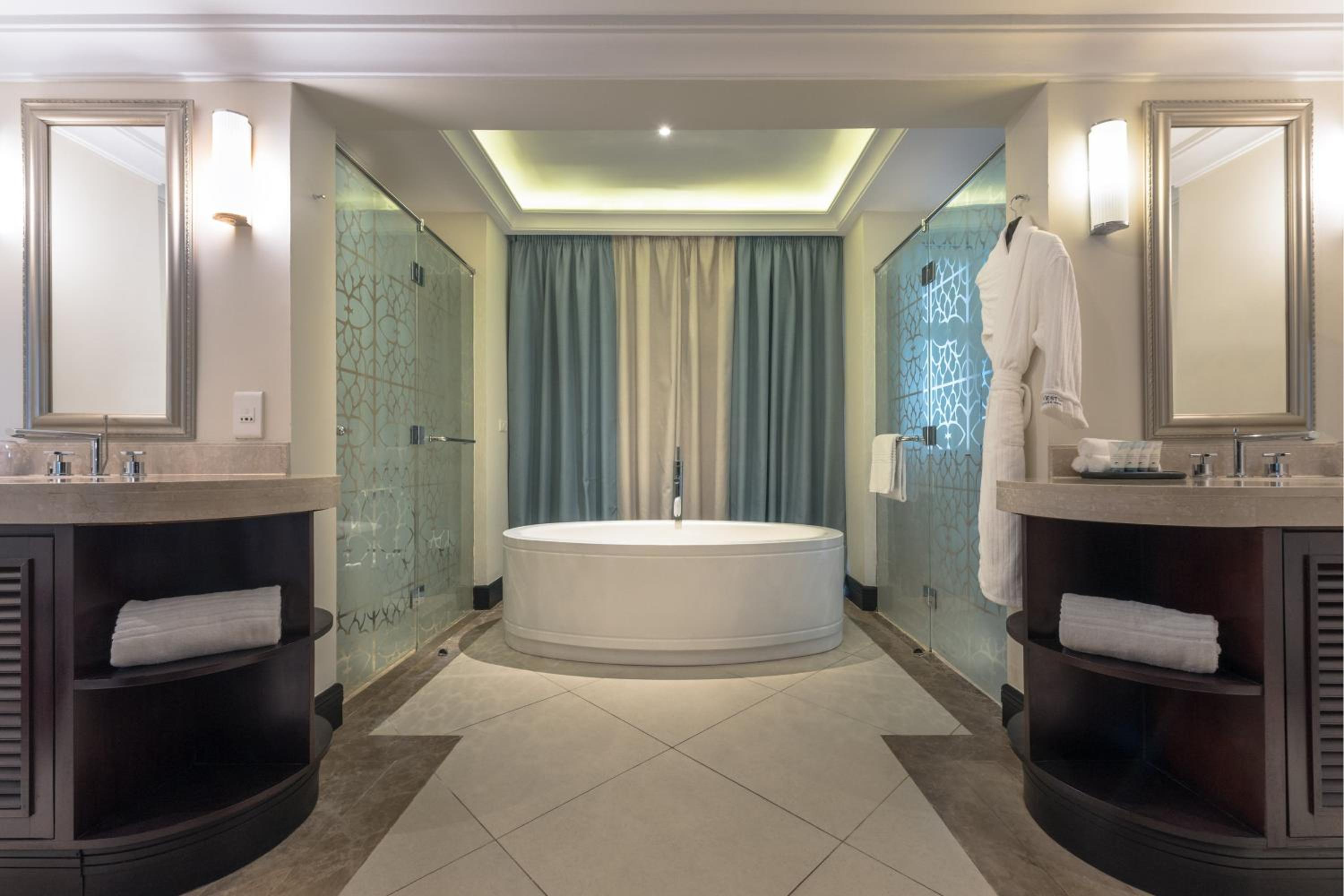 Junior Suite - King - Photo 4