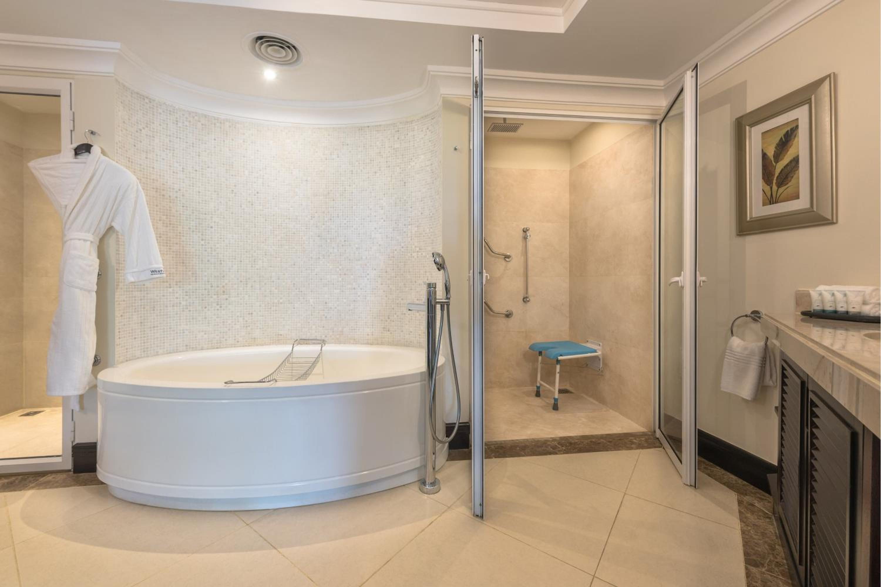 Junior Suite - Queen - Photo 3