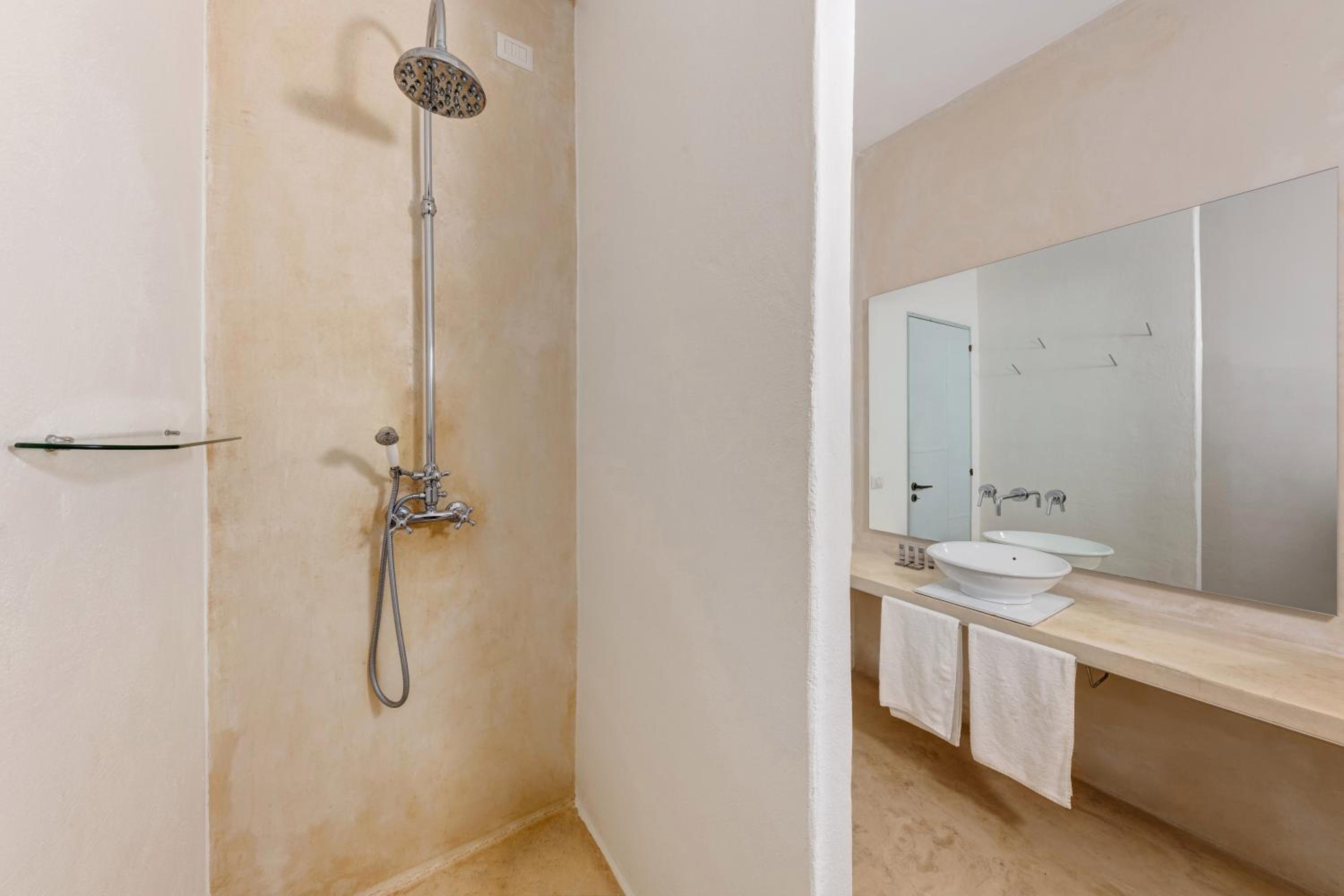 Double Room with Sea View - Photo 14