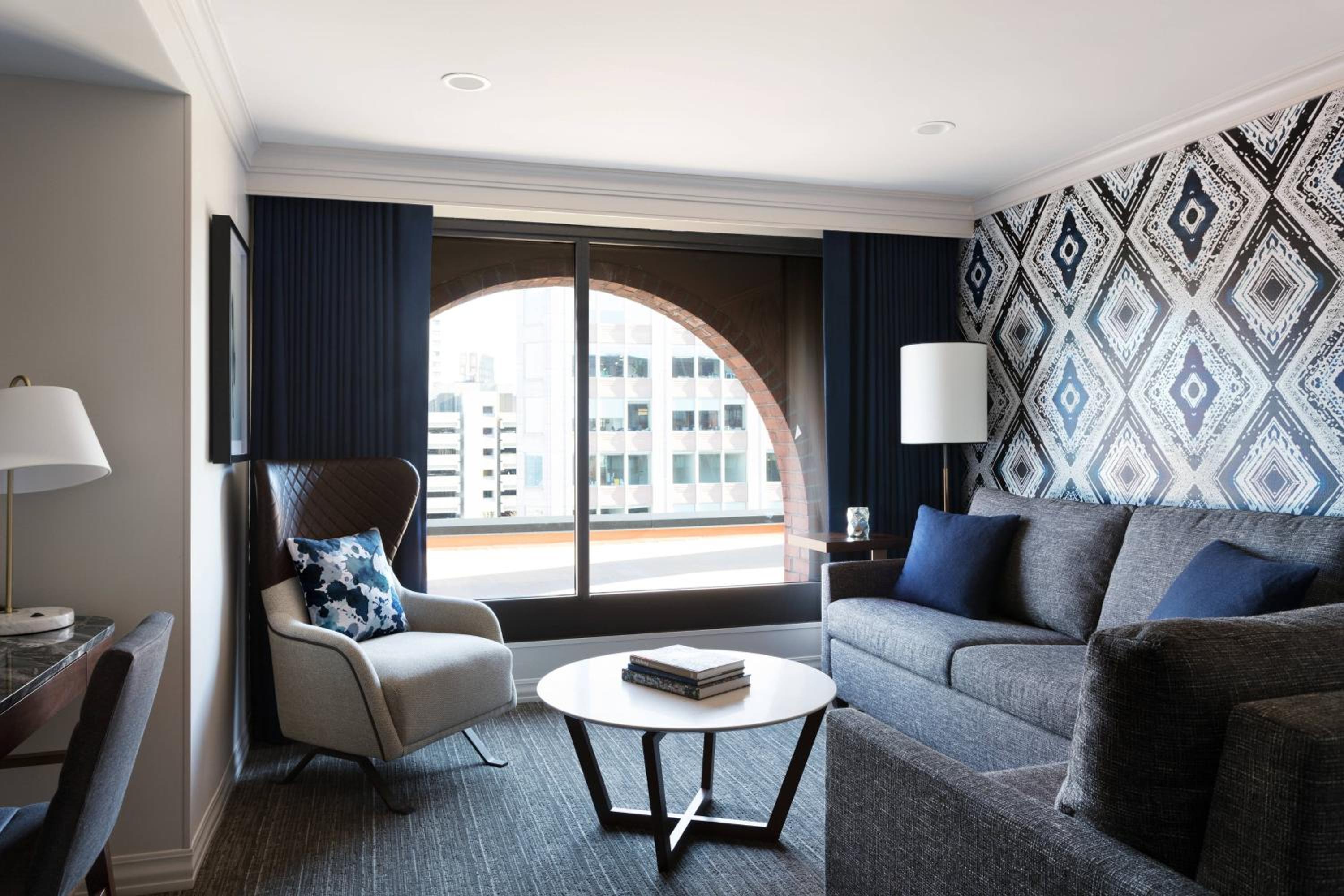 One-Bedroom King Suite with Sofa Bed - Photo 9