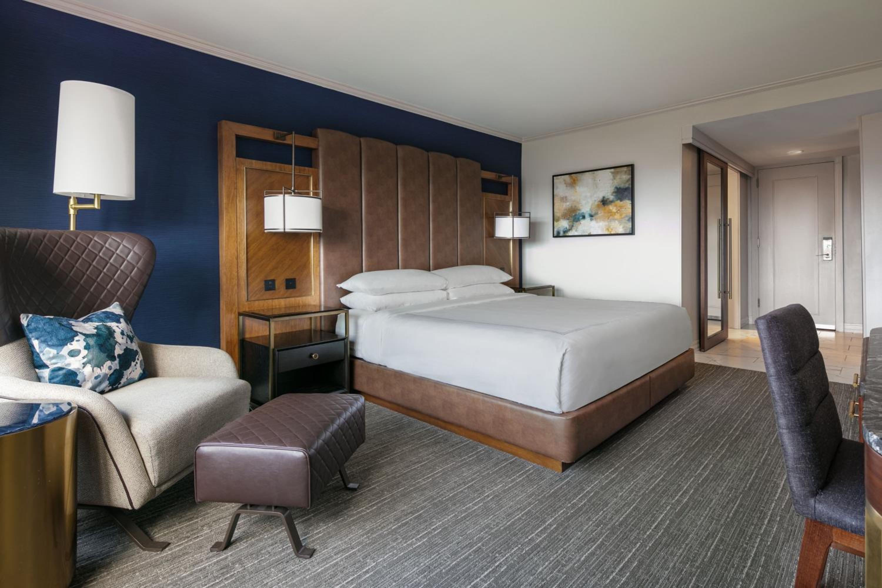 City View King Room - Photo 8