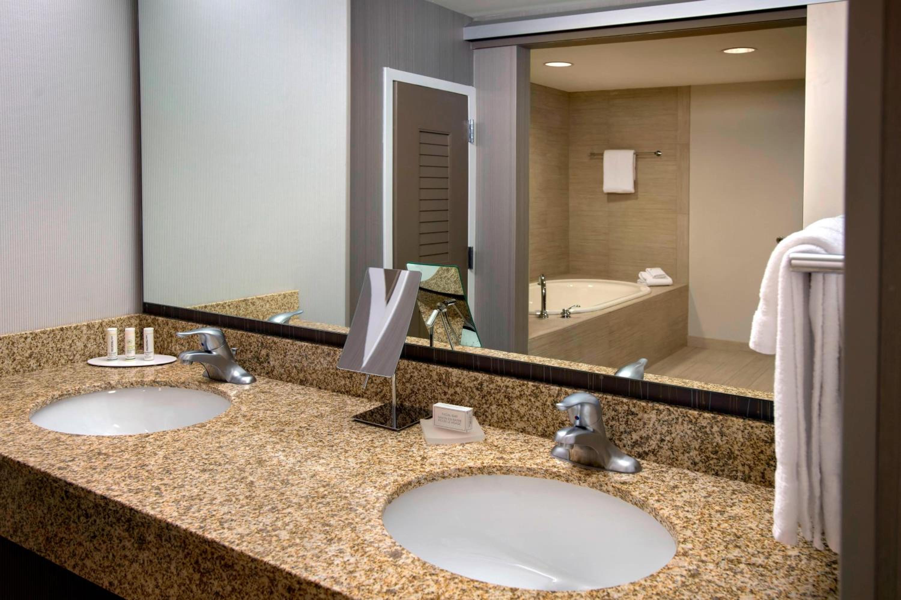 One-Bedroom King Suite with Sofa Bed - Hearing Accessible photo 2