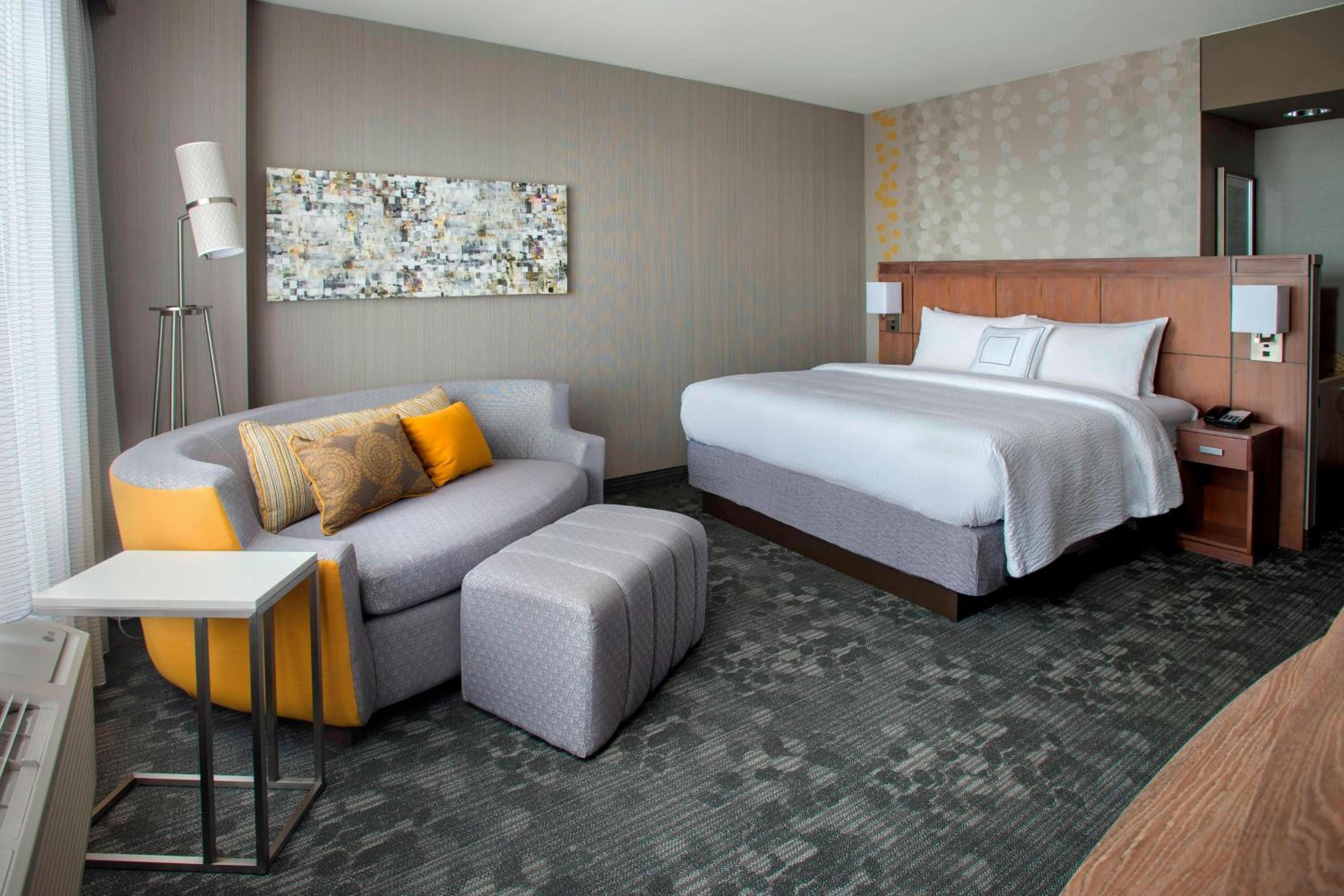 King Room with Sofa Bed - Hearing Accessible photo 1