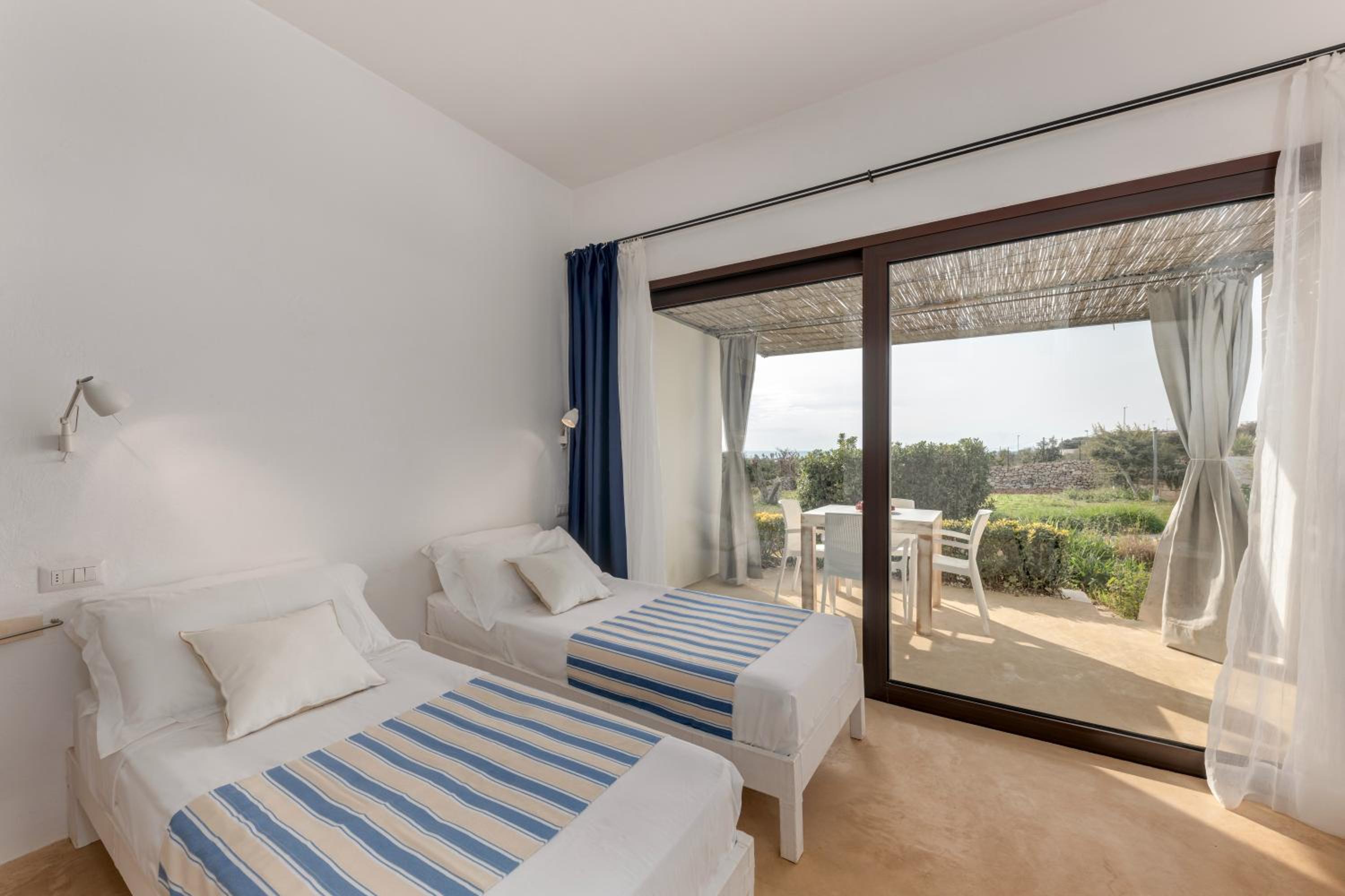 Family Room with Sea View - Photo 18