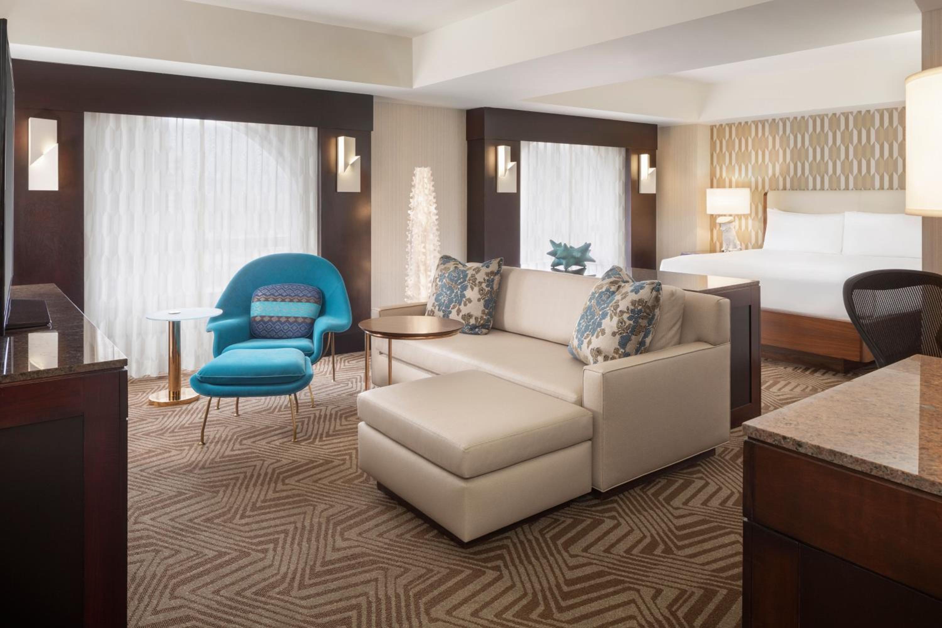 King Suite - Photo 3