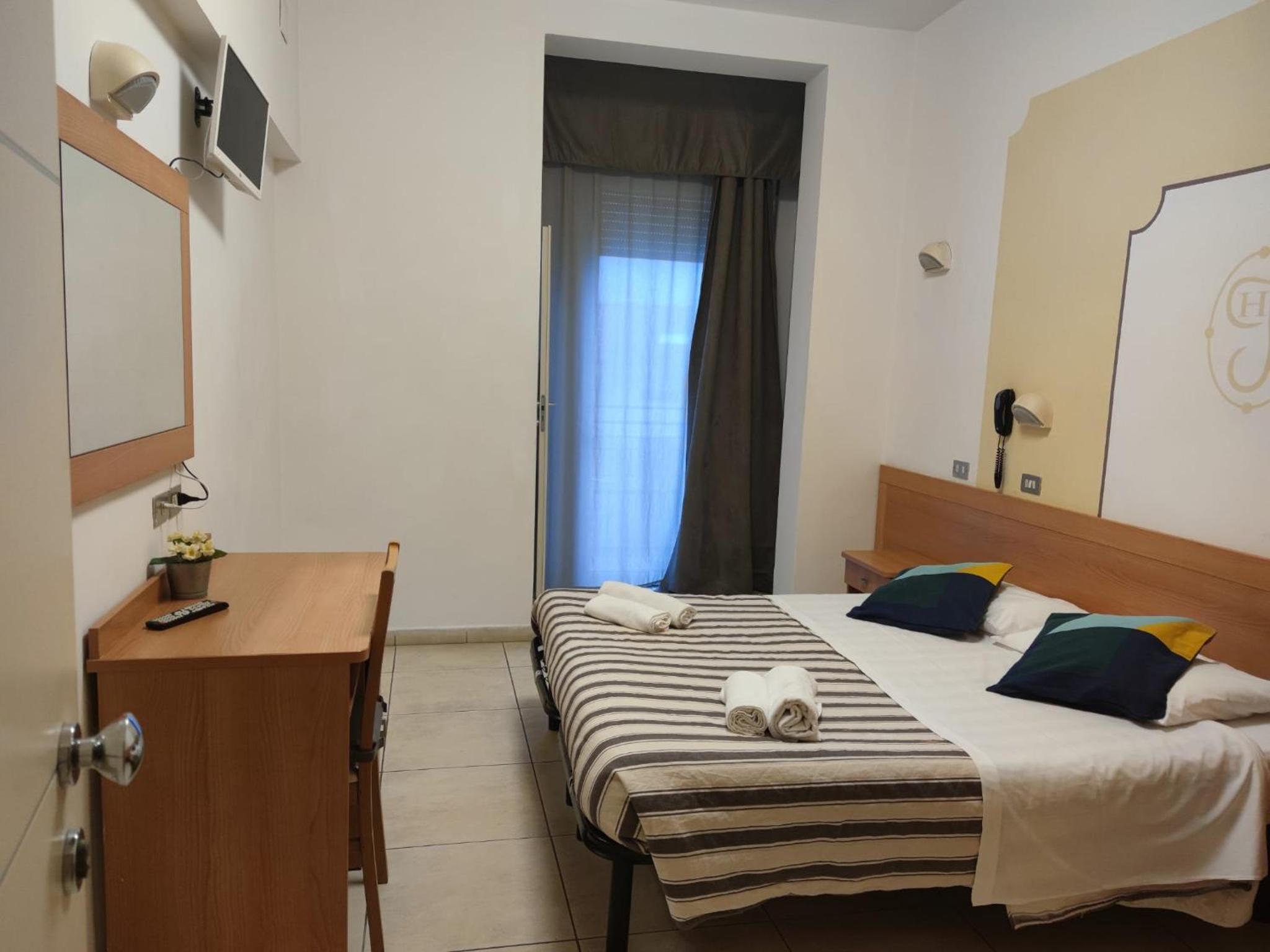 Standard Double or Twin Room with Balcony photo 3