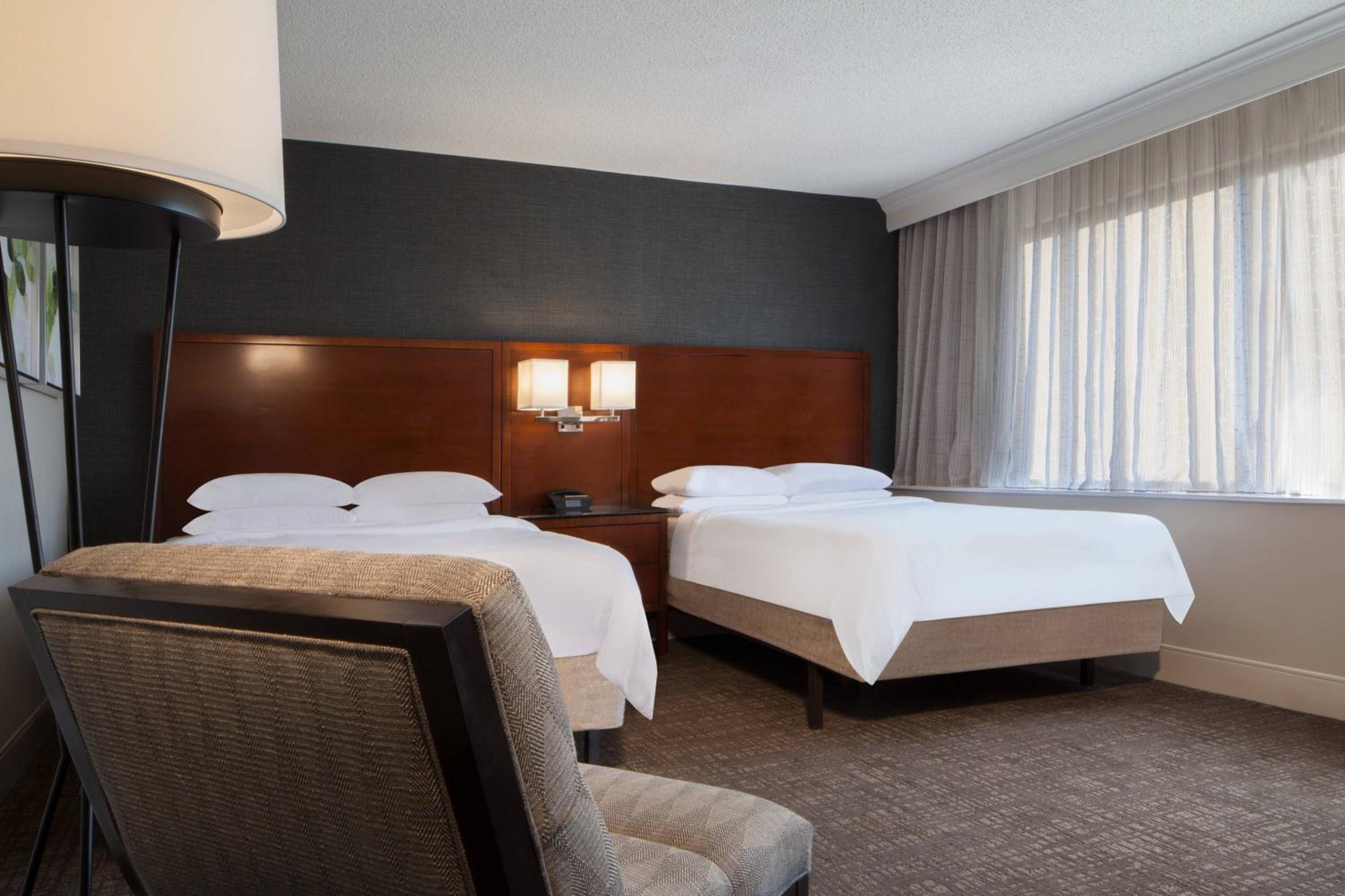 Guest Room with King Bed - Photo 5