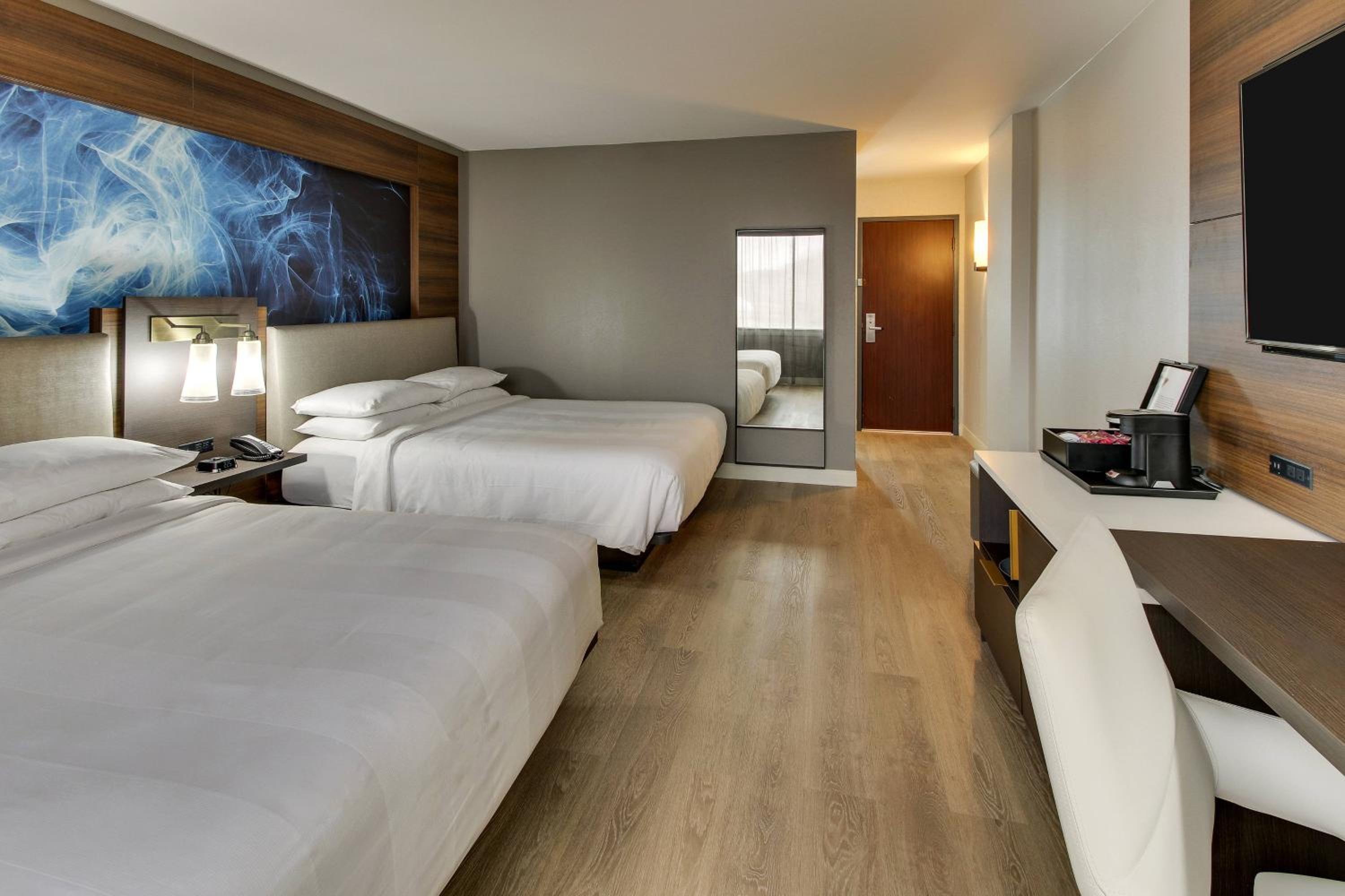 Guest Room with 2 Double Beds - Photo 2