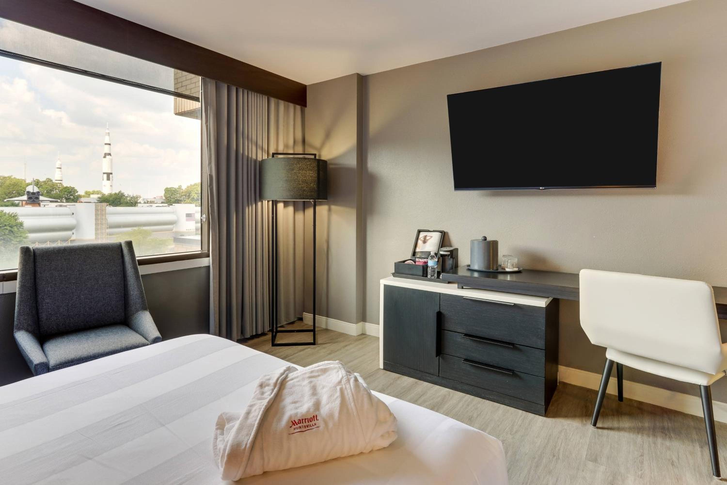 Queen Room with Two Queen Beds and Rocket View - Photo 1