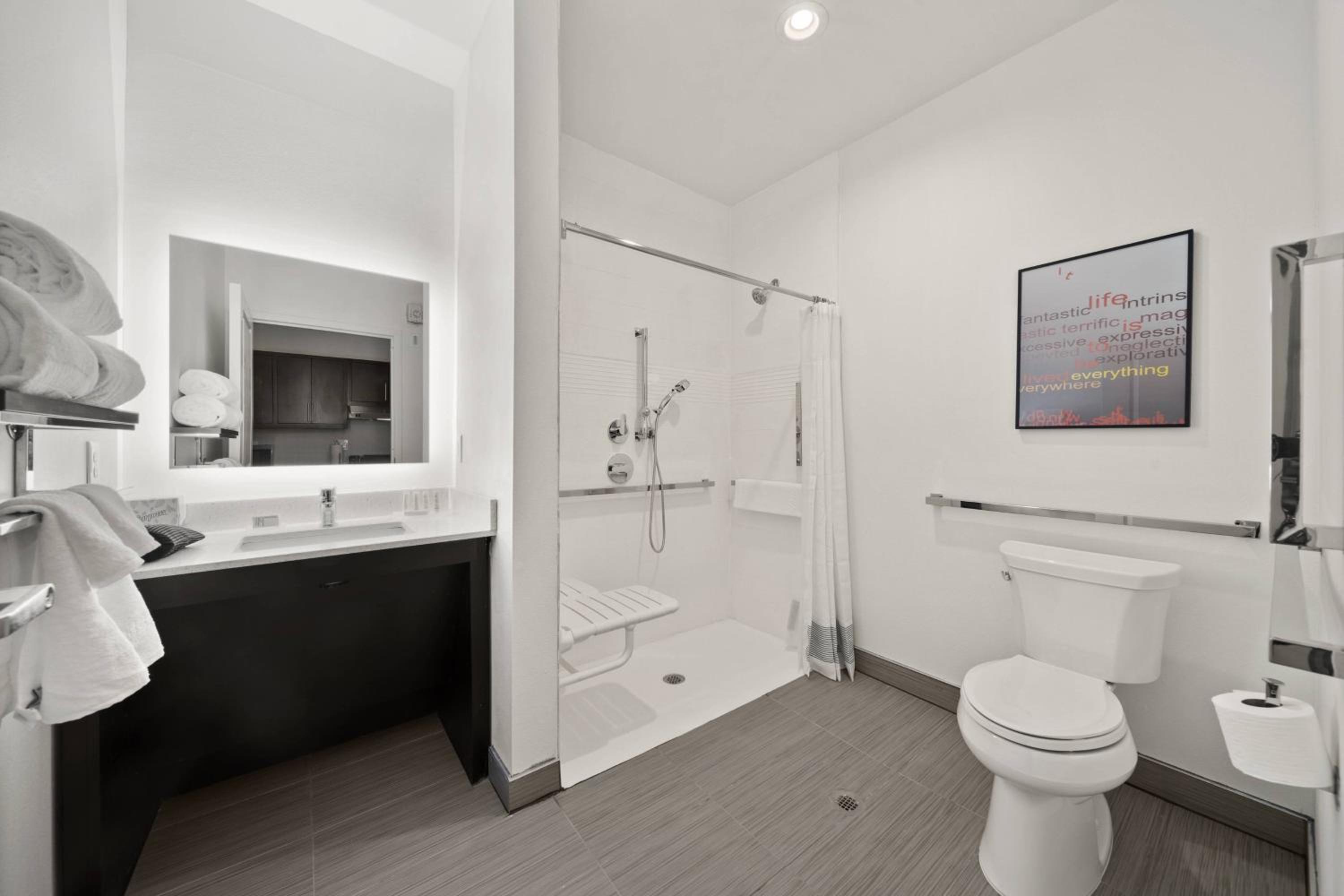 1 Bedroom Suite, 1 Queen, Sofa bed - Photo 6