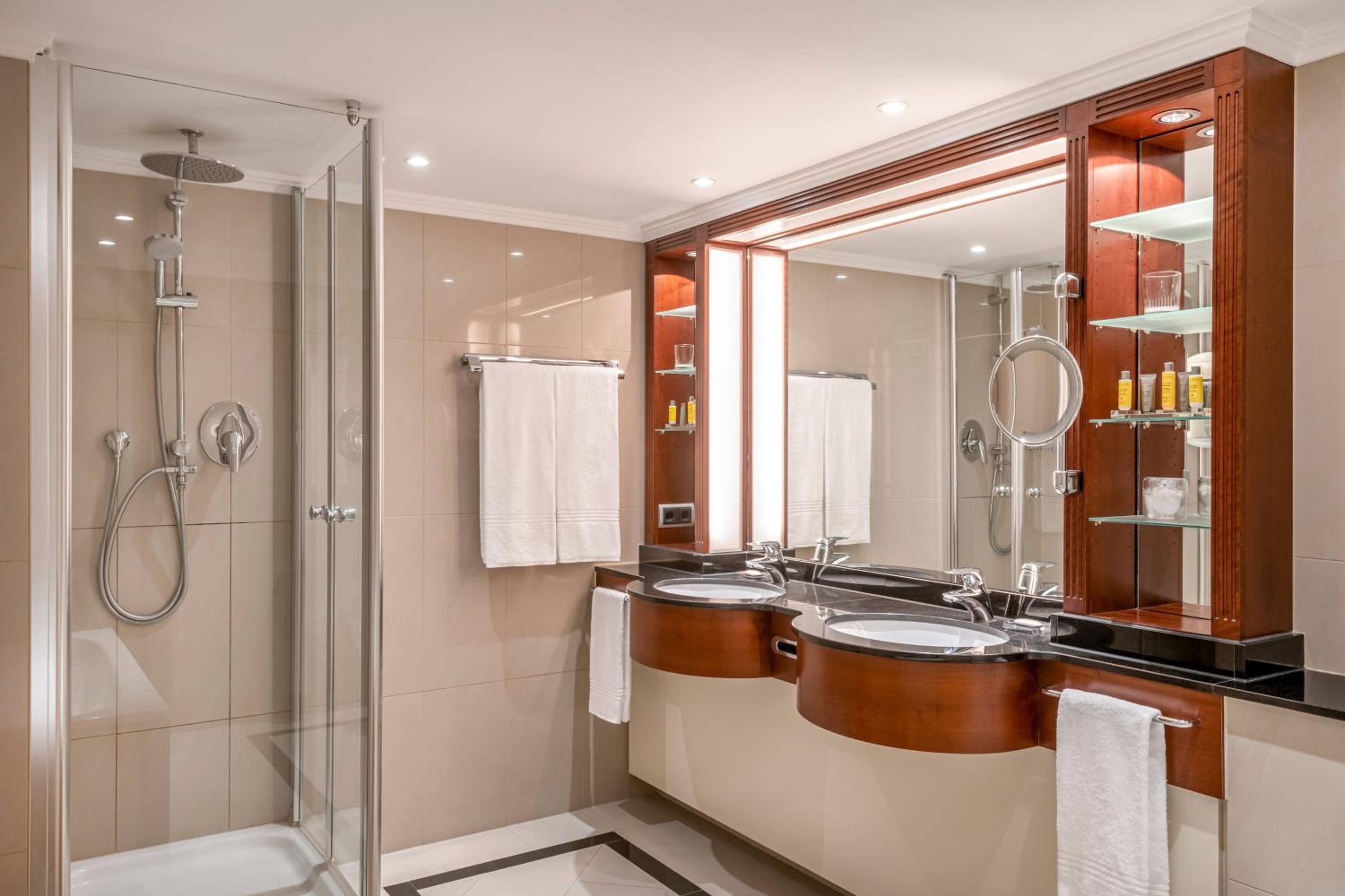 Family Suite - Photo 5