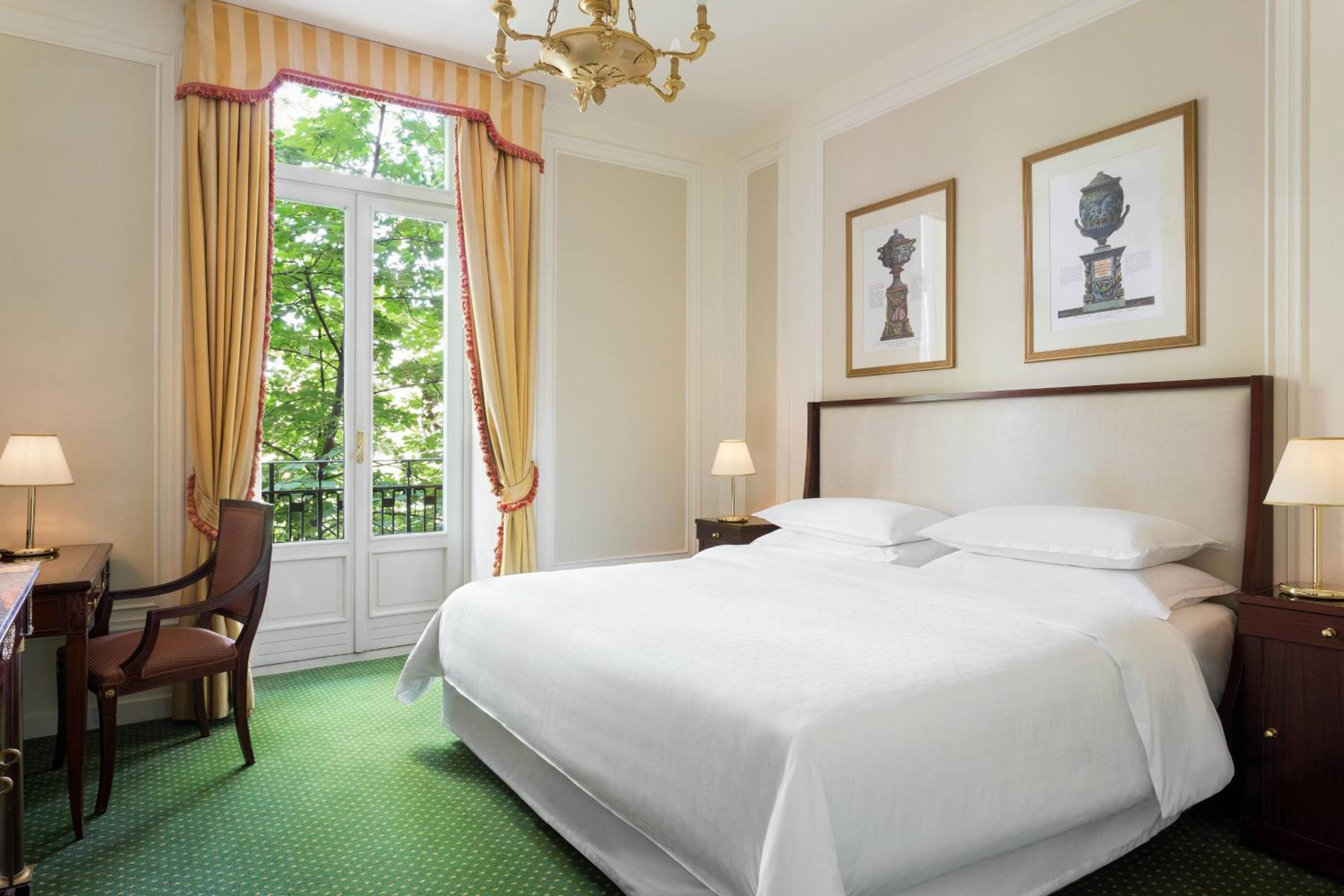 Grand Deluxe King Room With Garden View